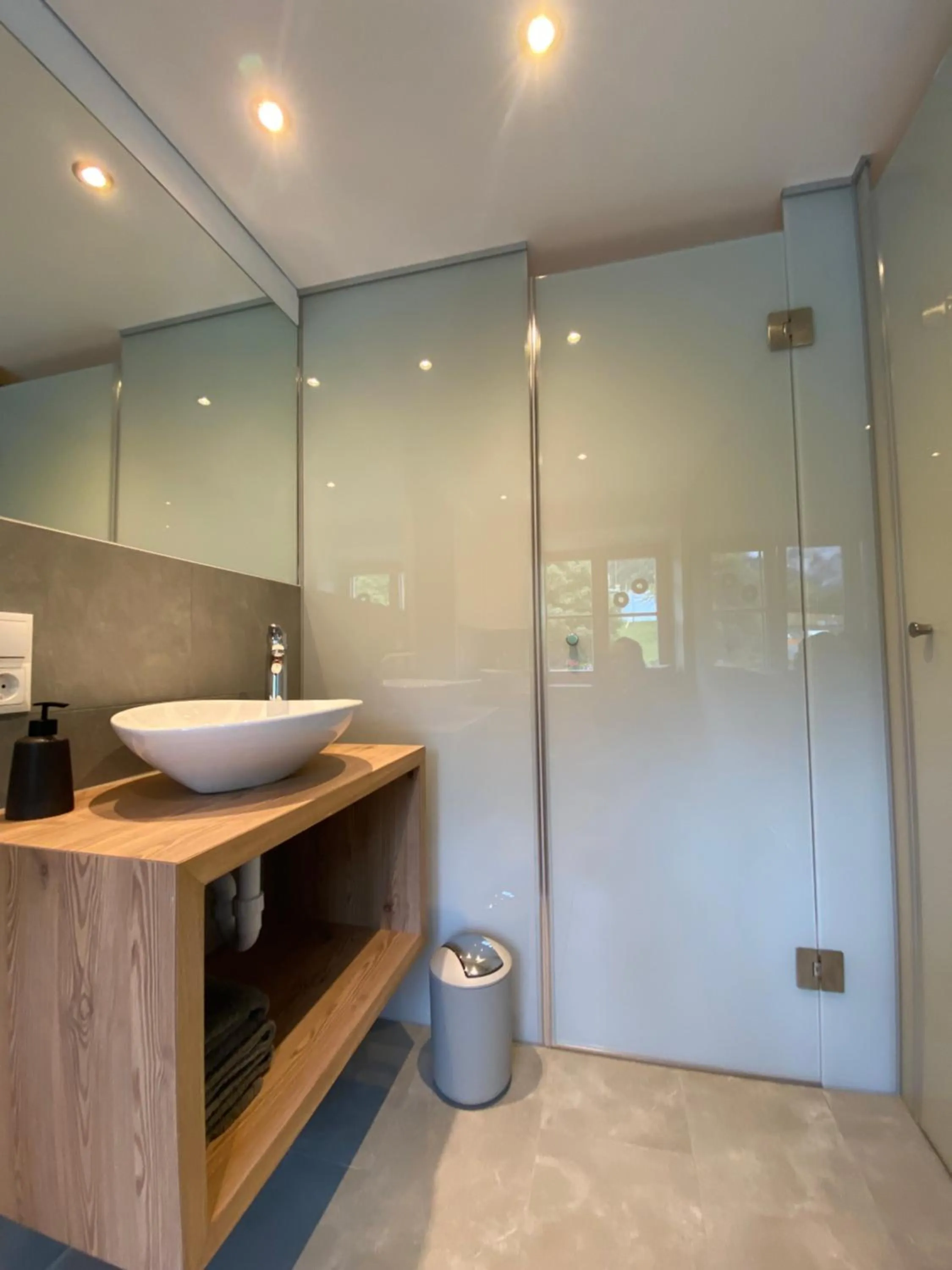 Toilet in Gasthaus Sulzfluh