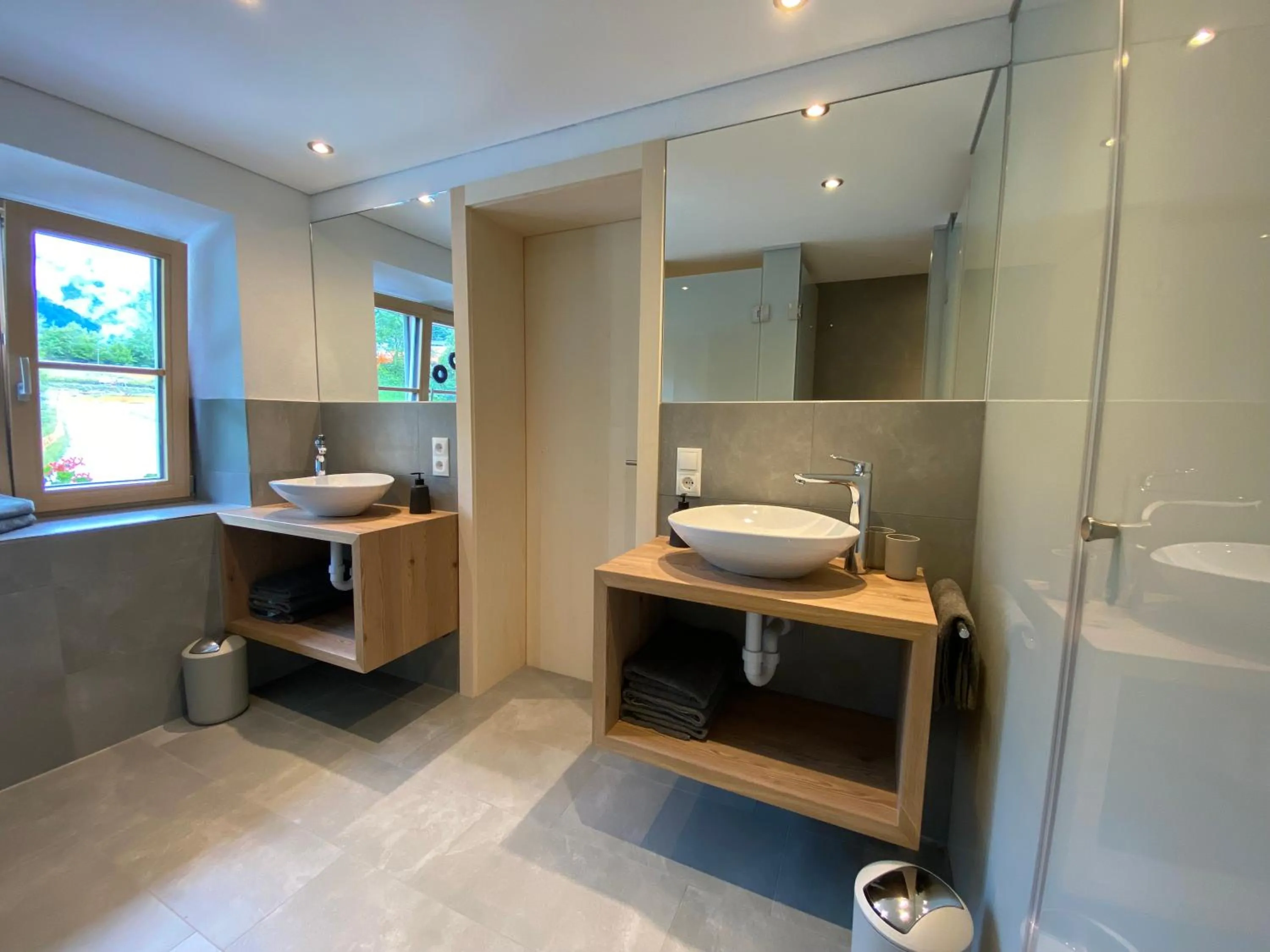 Shower in Gasthaus Sulzfluh