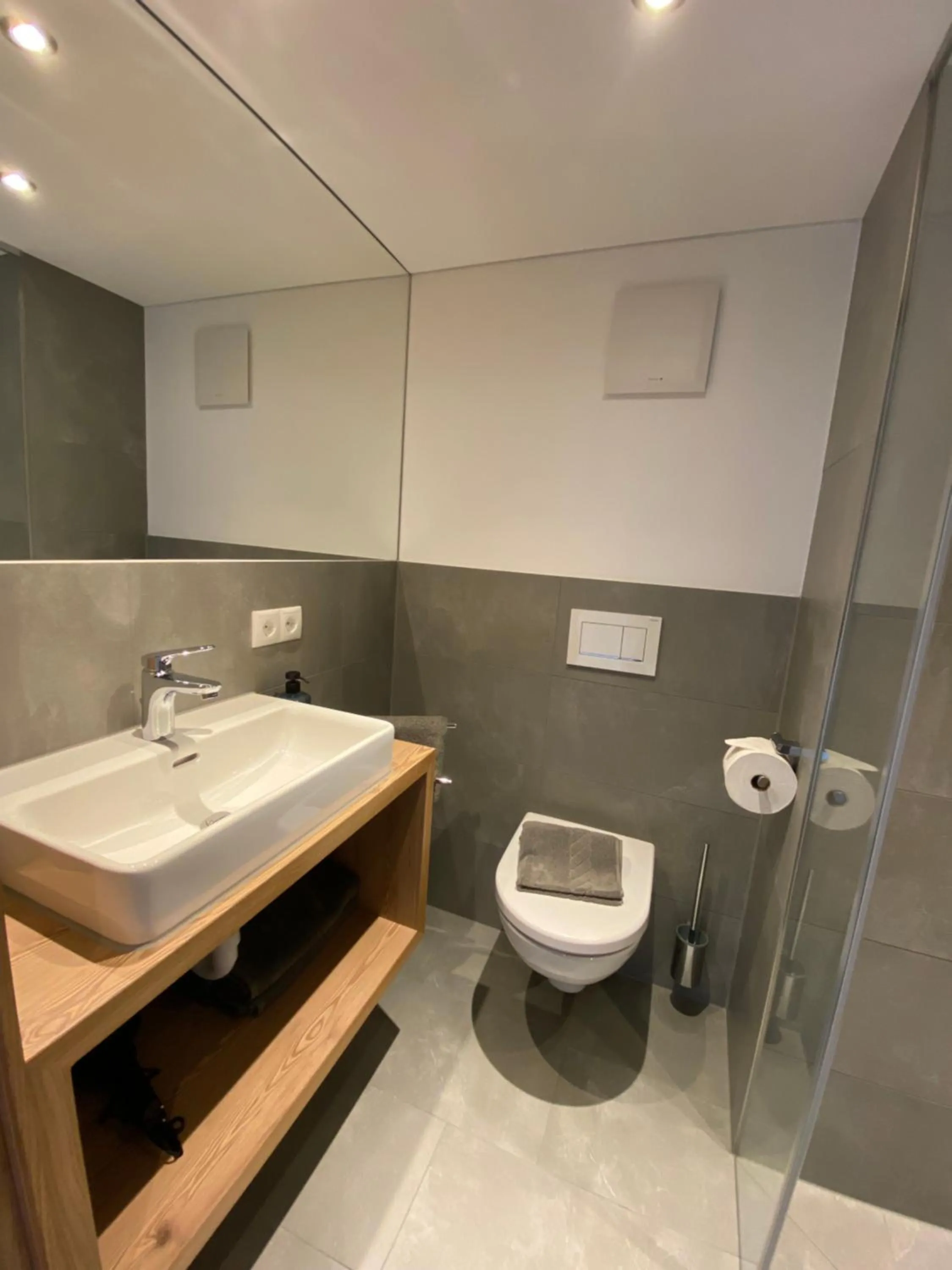 Shower in Gasthaus Sulzfluh