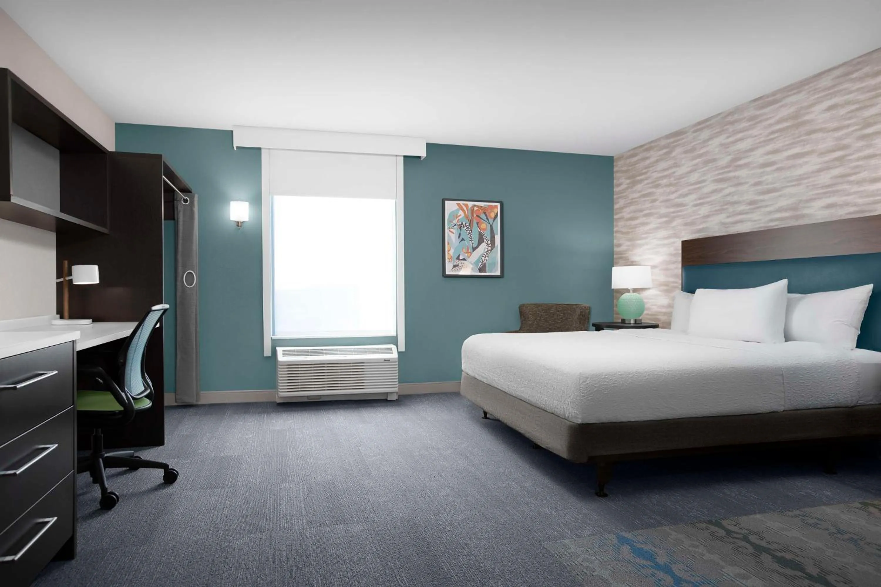 Bed in Home2 Suites by Hilton Pittsburgh - McCandless, PA