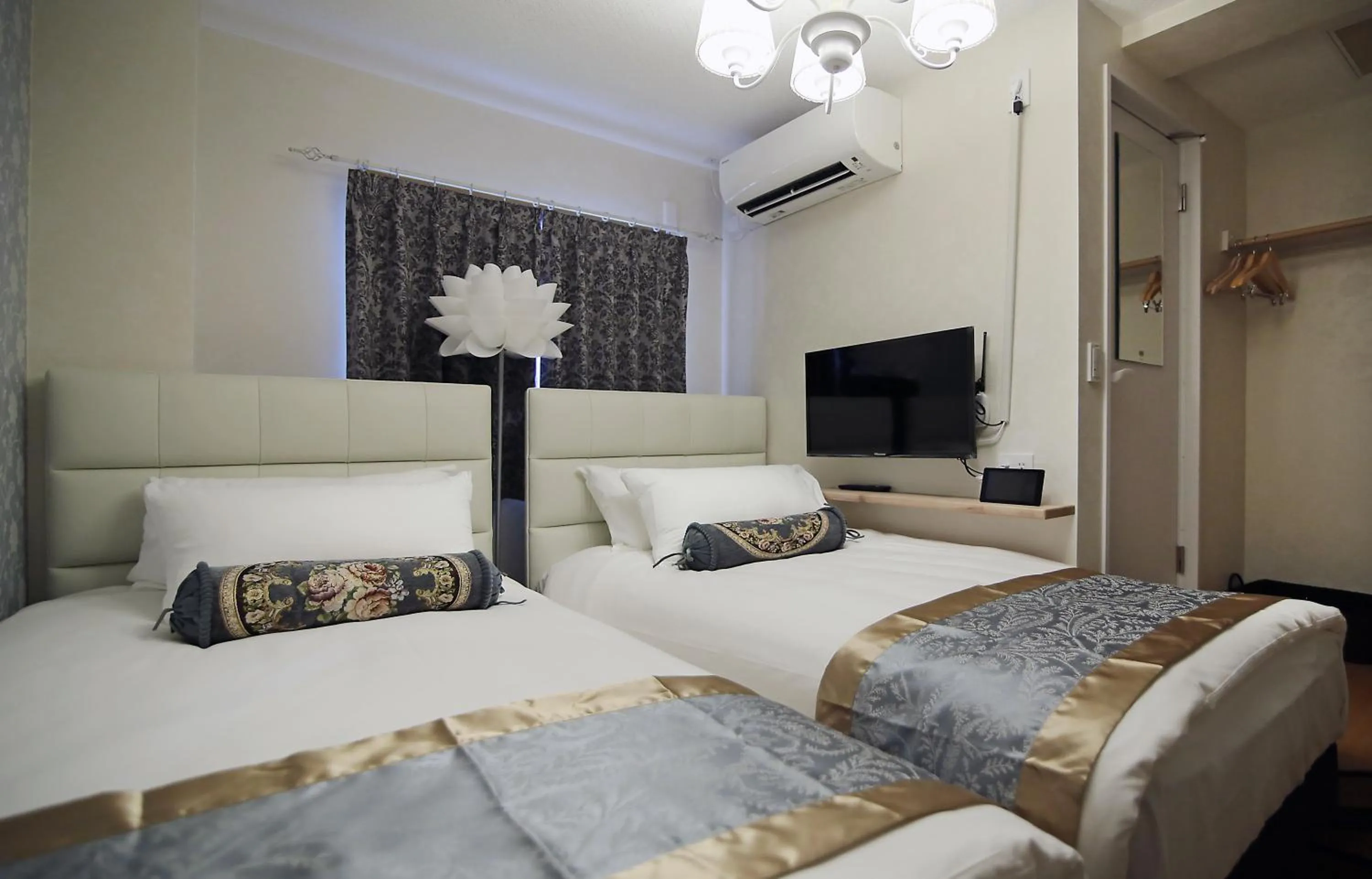 Bed in SHINJUKU GLOBAL HOTEL