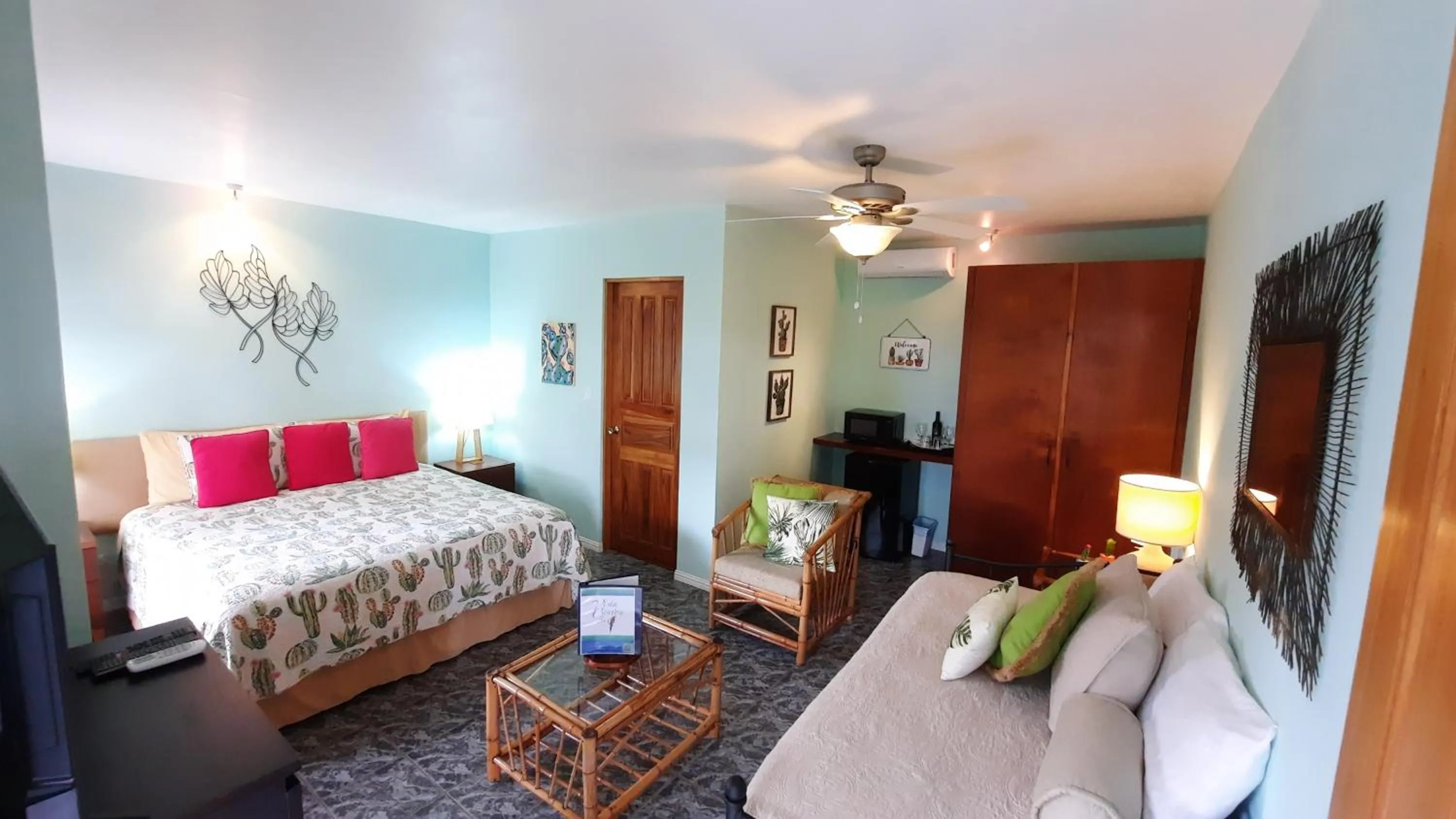 Bedroom, Bed in Vista Canyon Inn