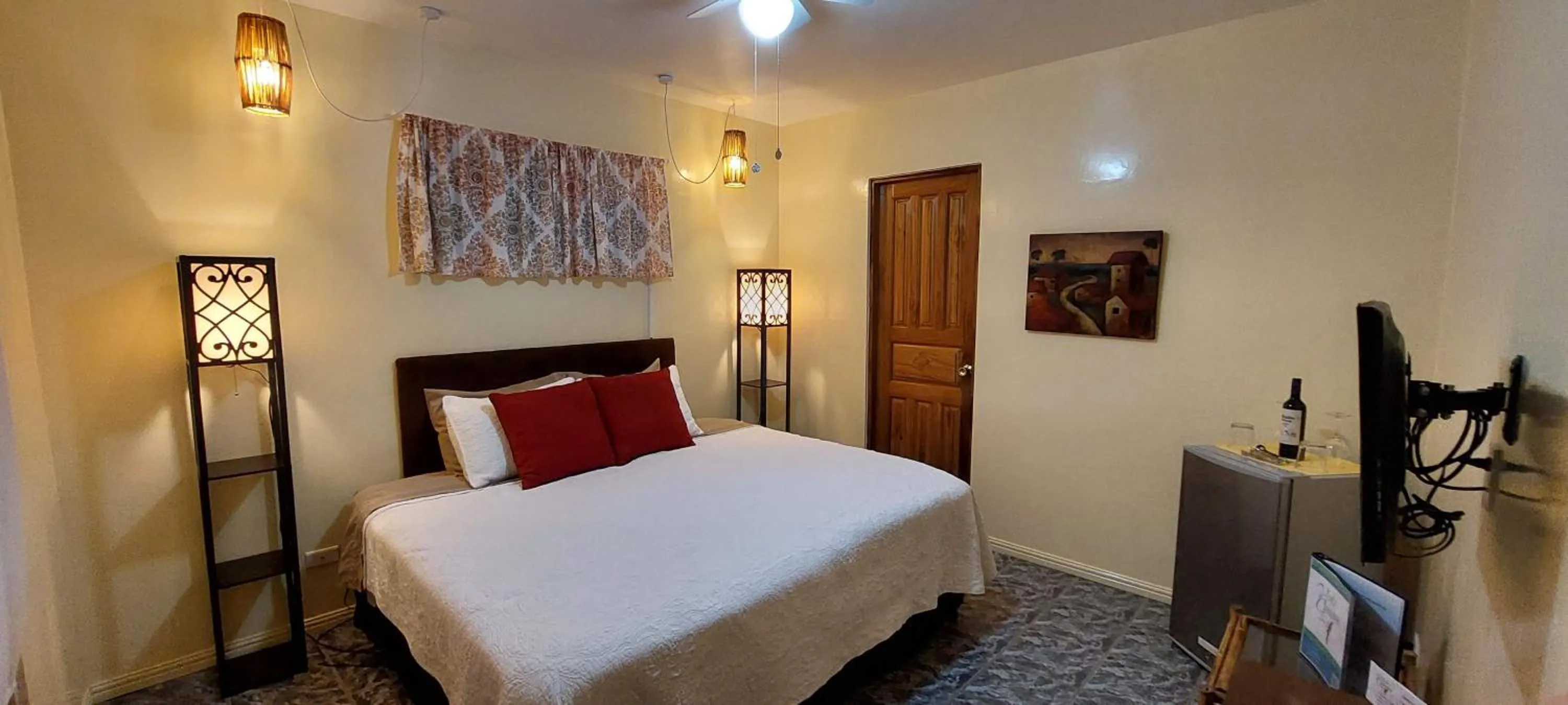 Photo of the whole room, Bed in Vista Canyon Inn