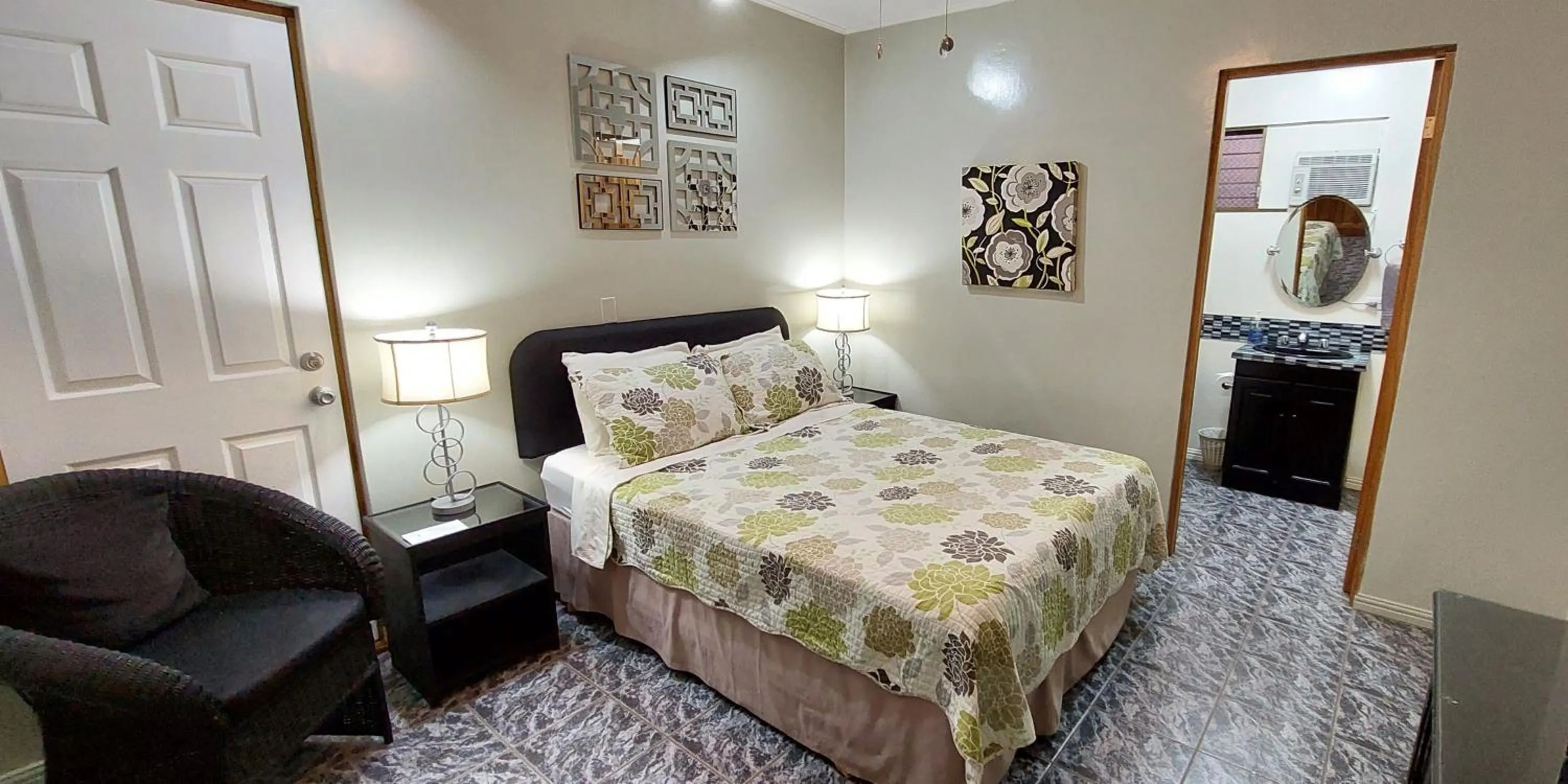 Bedroom, Bed in Vista Canyon Inn