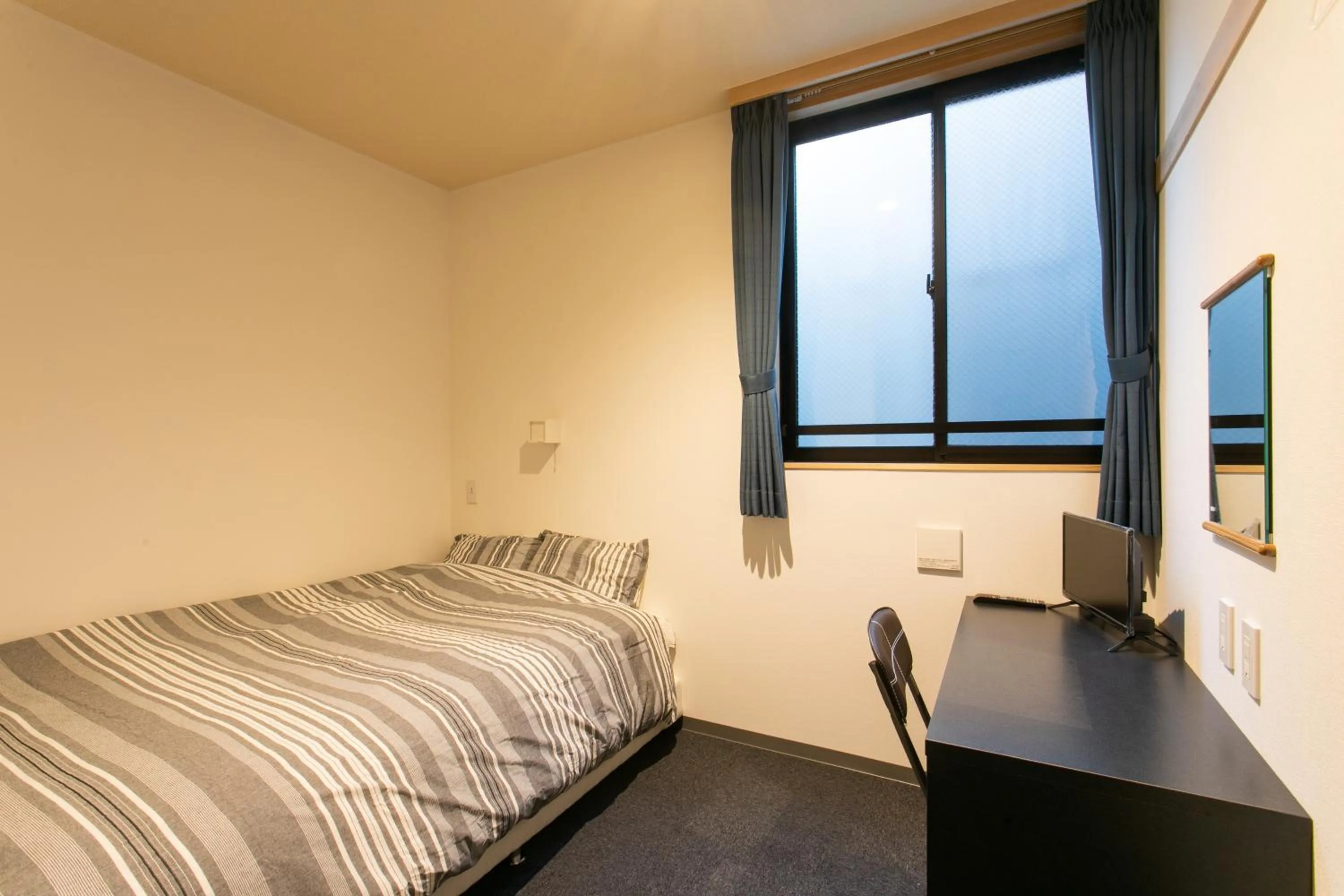 Bedroom, Bed in Hostel Takeyado