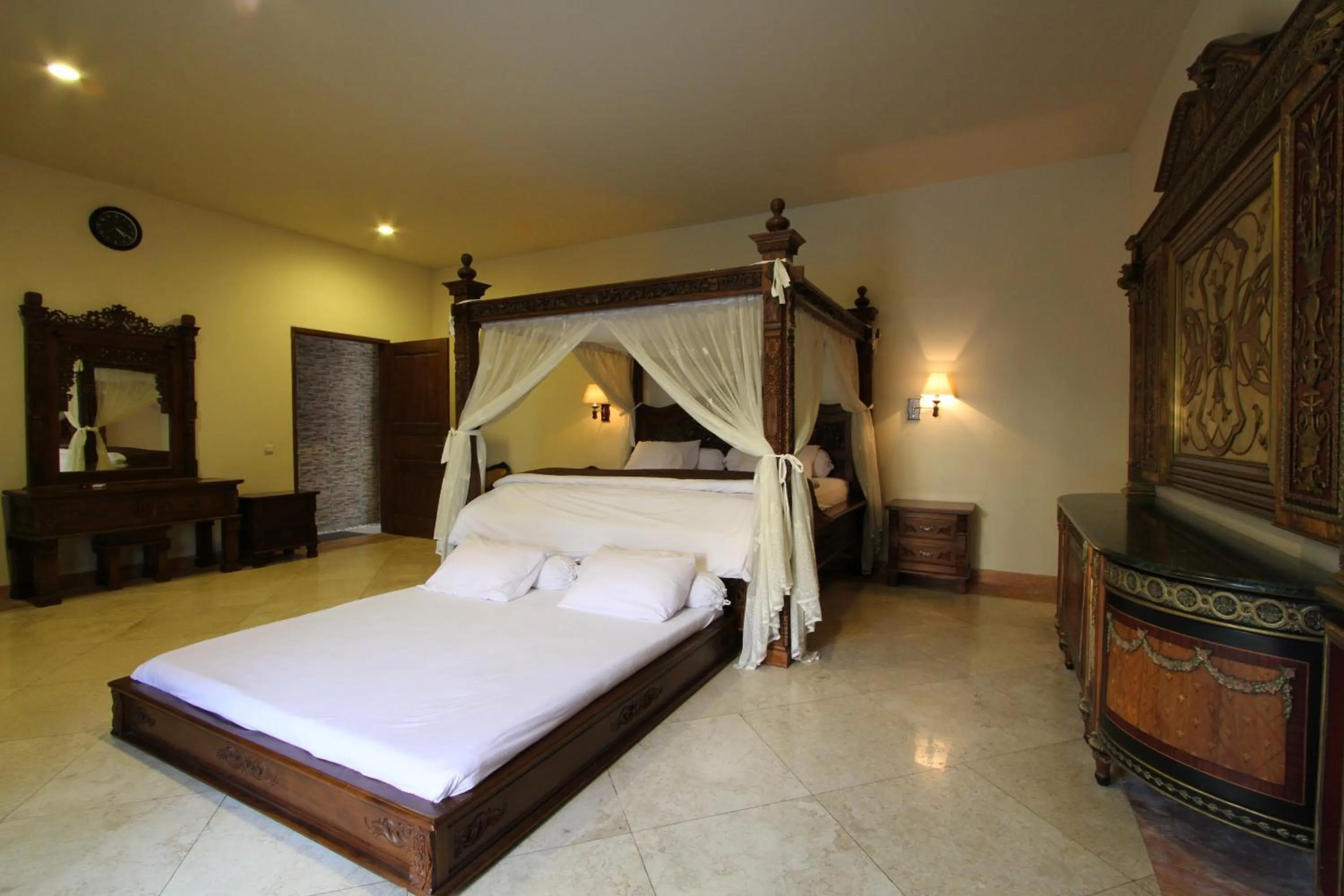 Bedroom, Bed in griya desa hotel & pool
