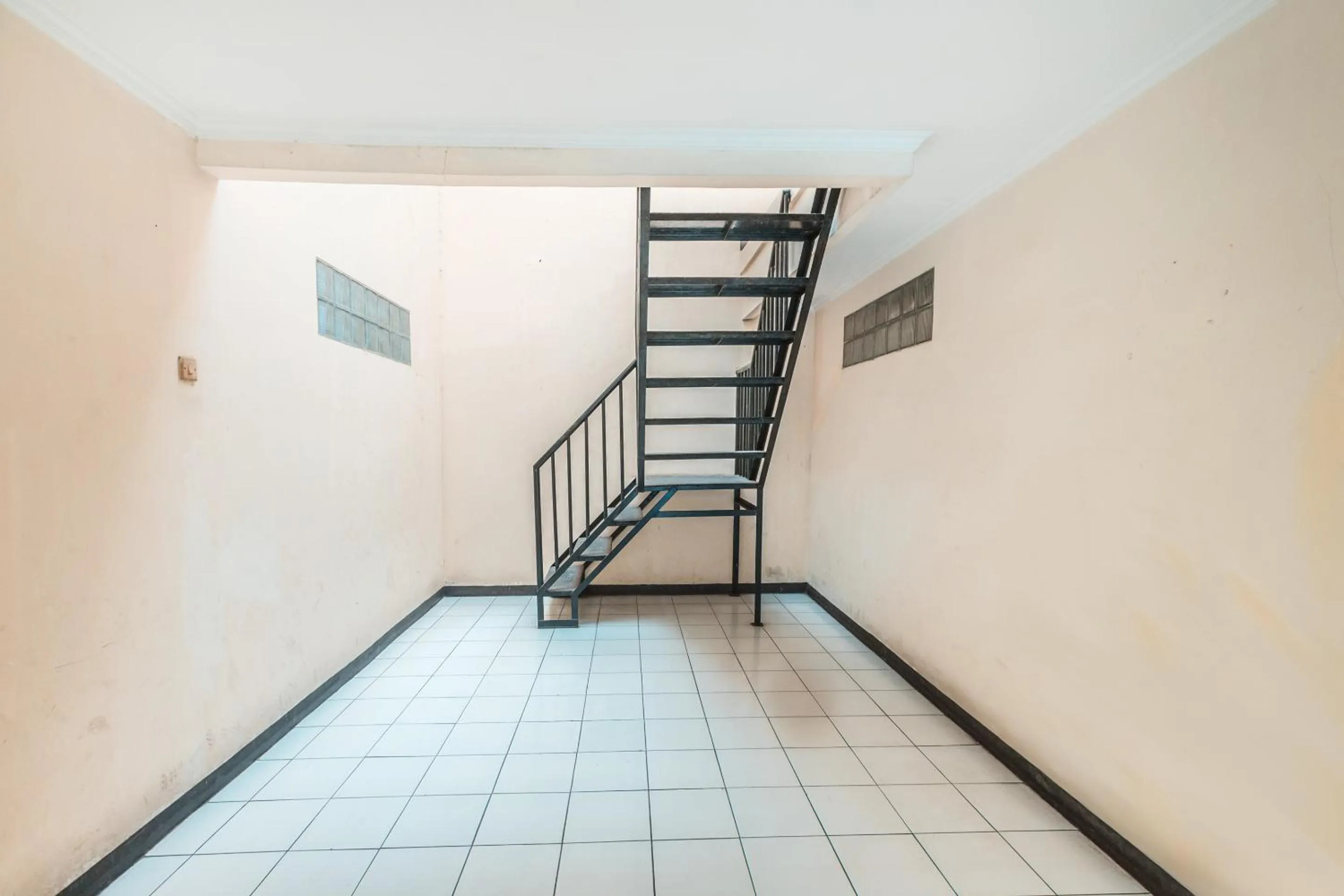 Balcony/Terrace in OYO 947 Angel Home Stay Syariah Near Atrium Pondok Gede, Museum Monumen Pancasila, Taman Mini