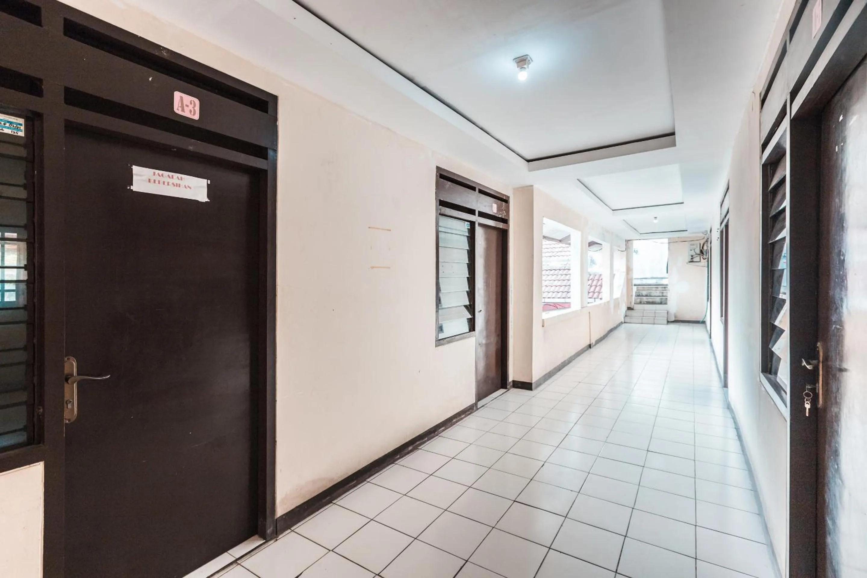 Lobby or reception in OYO 947 Angel Home Stay Syariah Near Atrium Pondok Gede, Museum Monumen Pancasila, Taman Mini