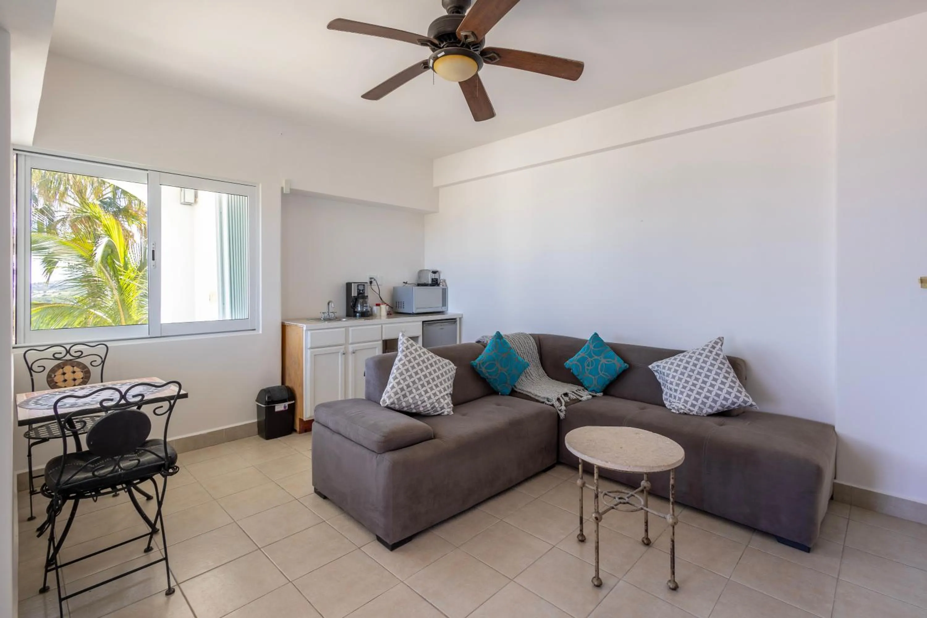 Coffee/tea facilities in MariaMar Suites