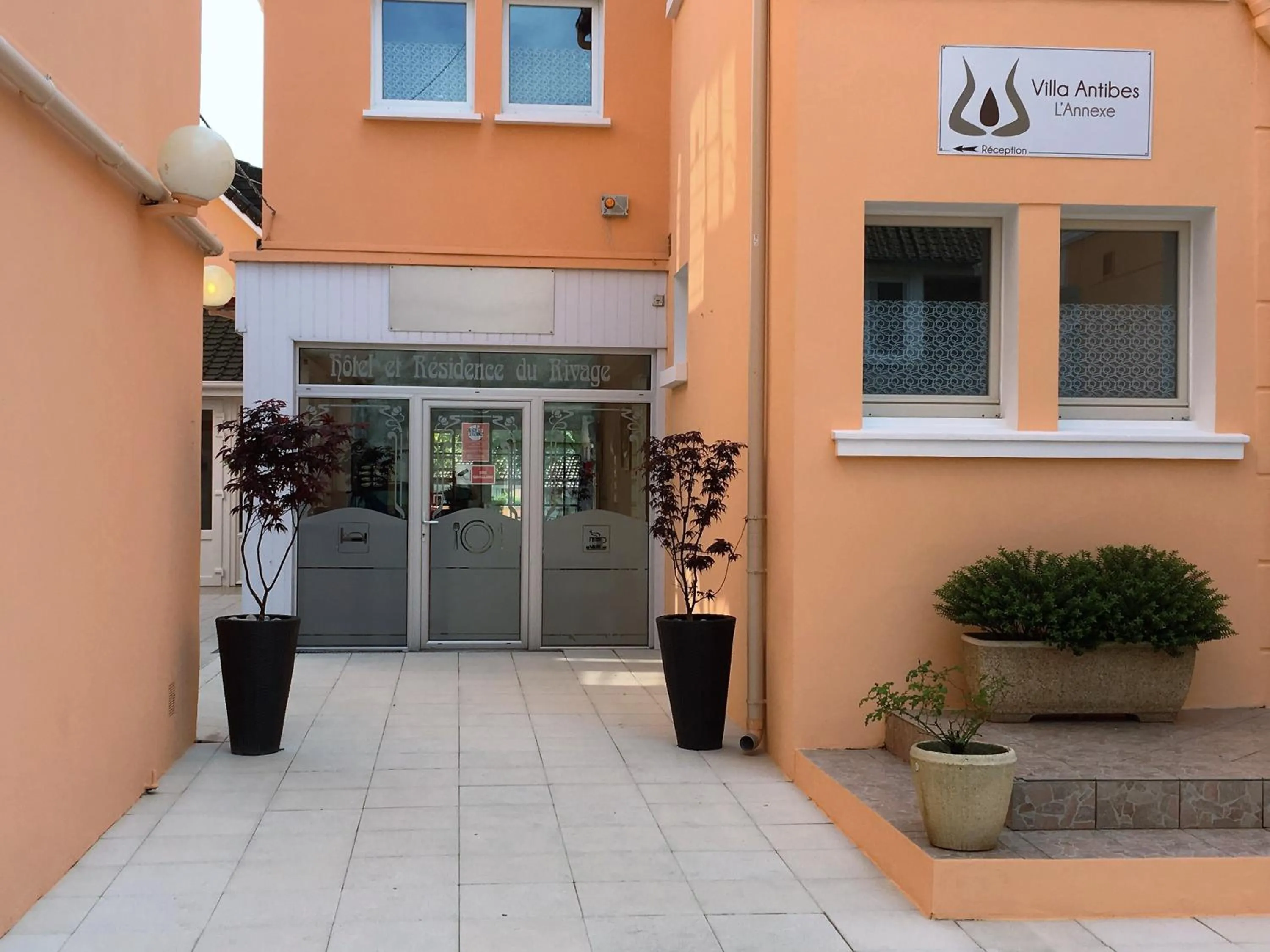 Facade/entrance in Hôtel et Appart 'hôtel Chez Gino ETAPLES-Le Touquet