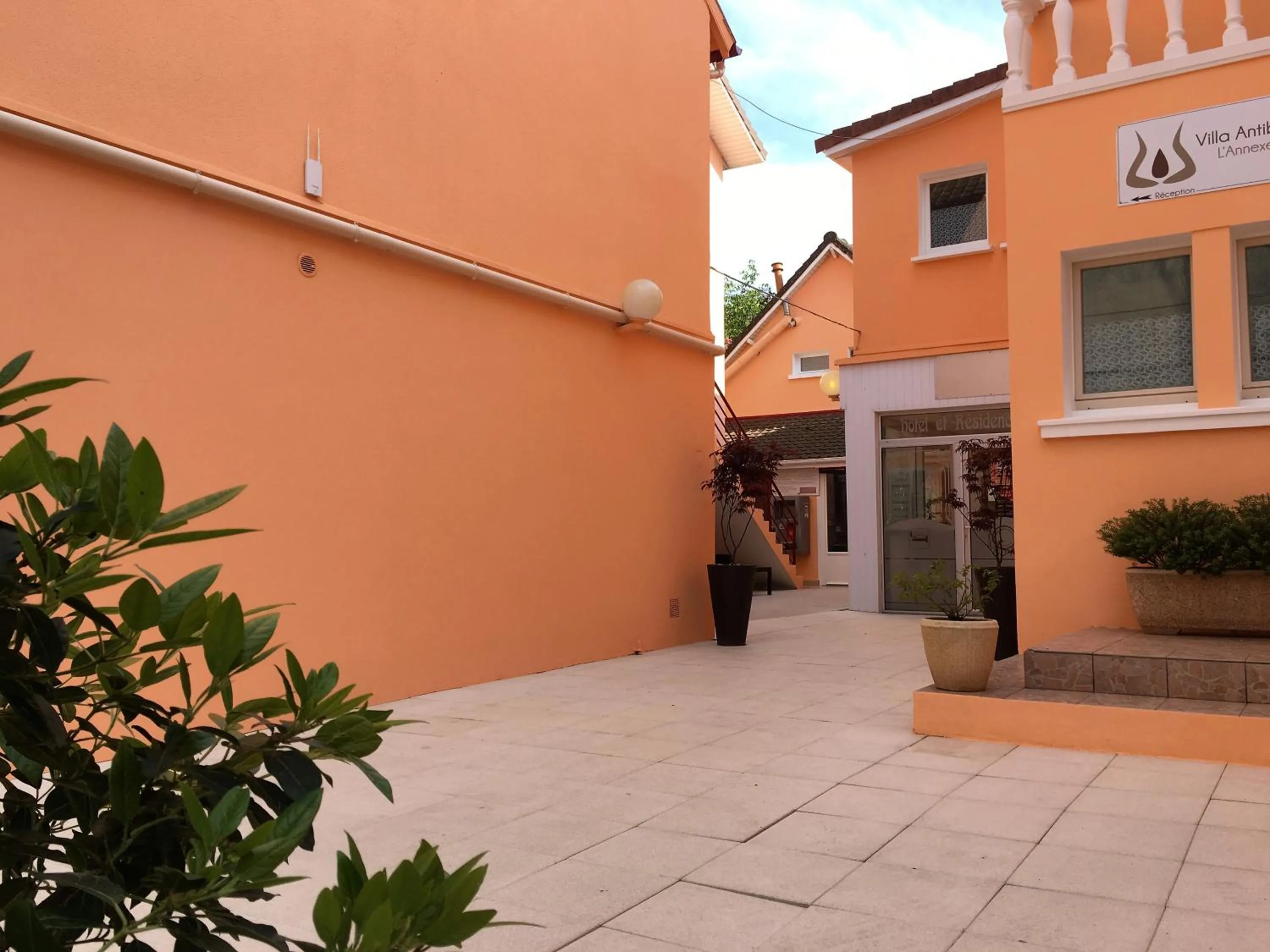 Facade/entrance in Hôtel et Appart 'hôtel Chez Gino ETAPLES-Le Touquet