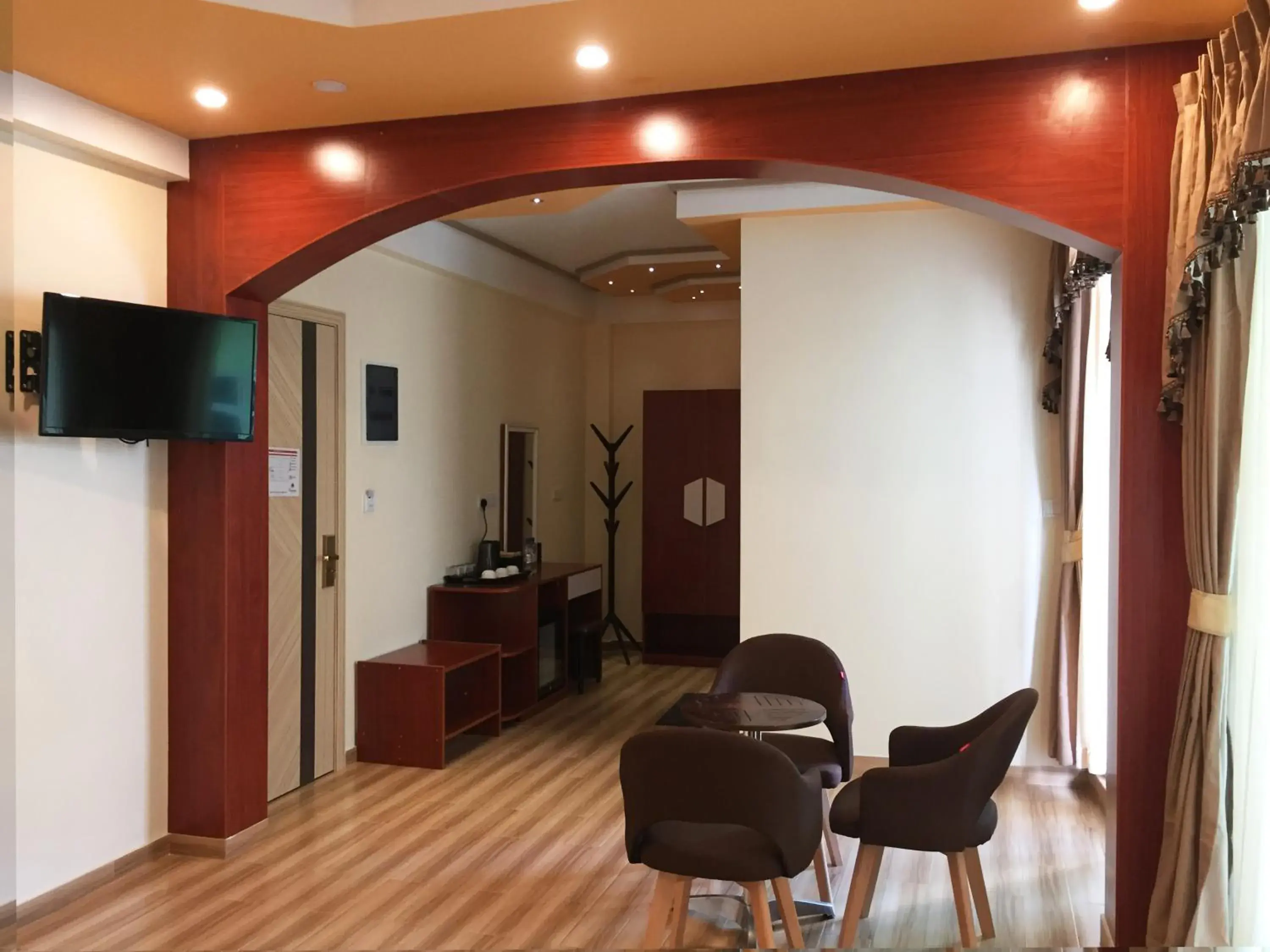 King Suite With Private Balcony & Bath Tub in Rosemary Boutique King Suite With Private Balcony & Bath Tub in Rosemary Boutique