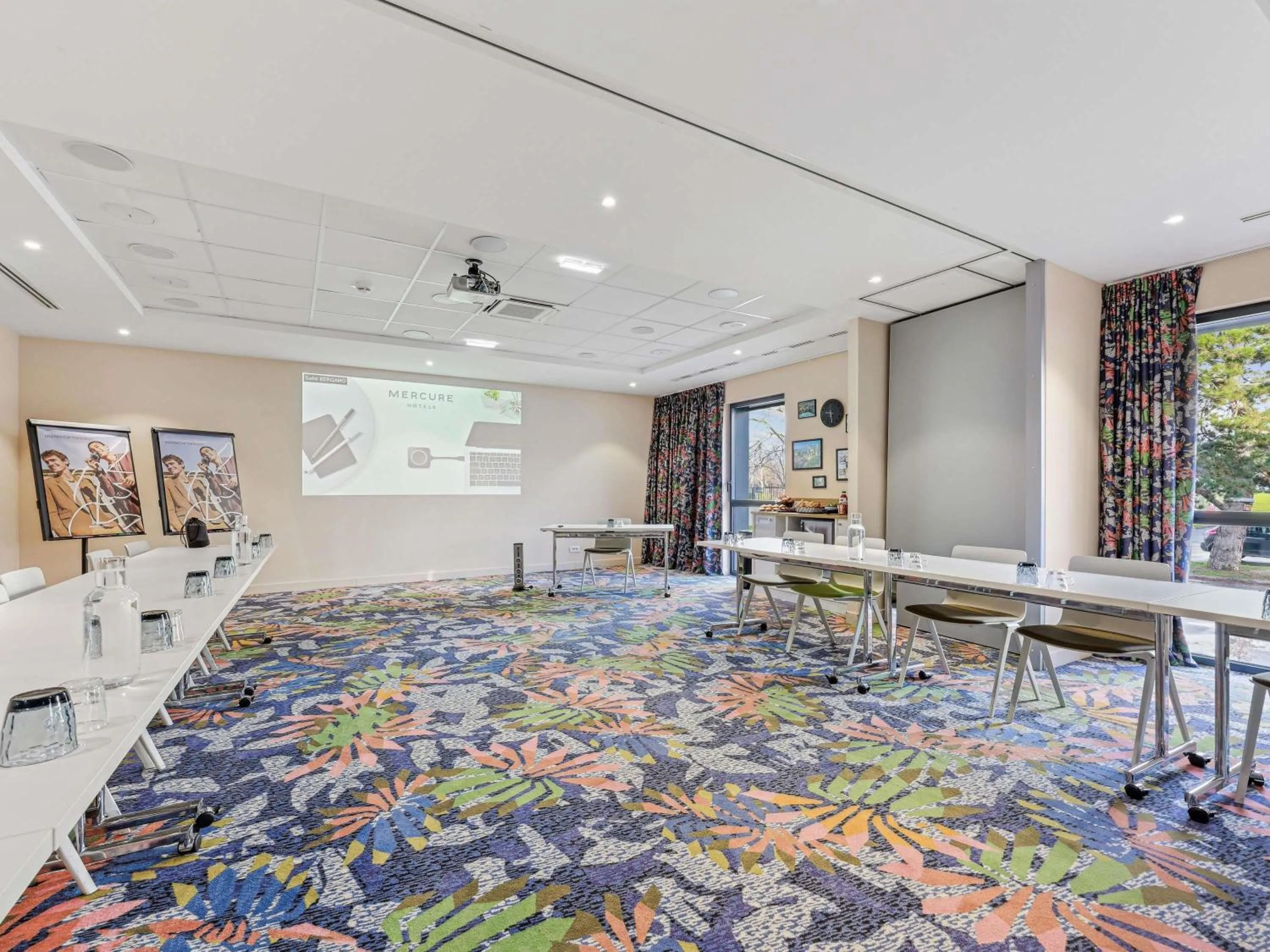 Meeting/conference room in Mercure Paris Orly Airport