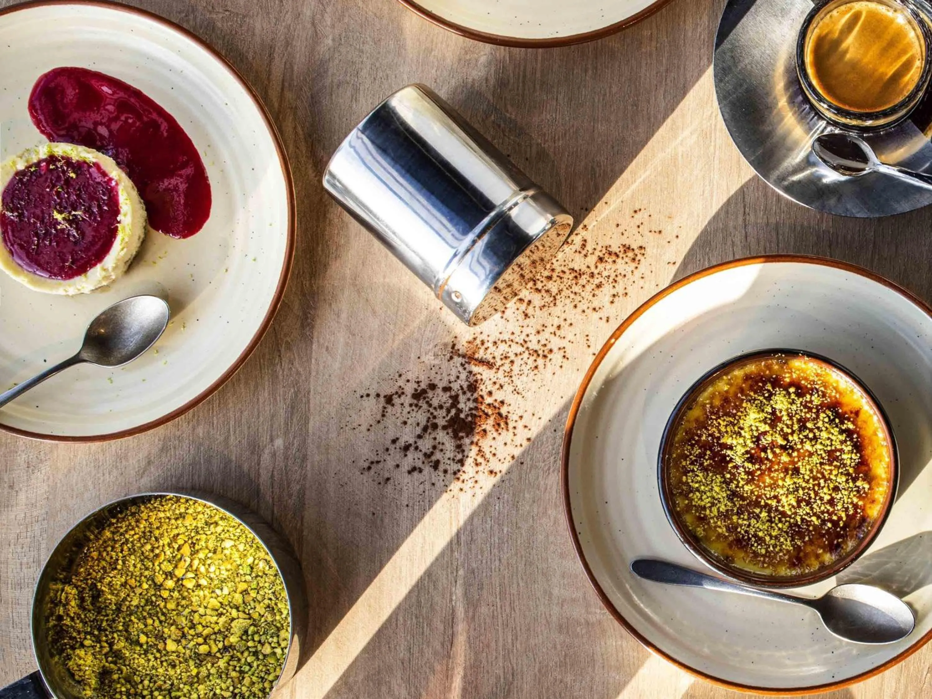 Restaurant/places to eat in Mercure Paris Orly Airport