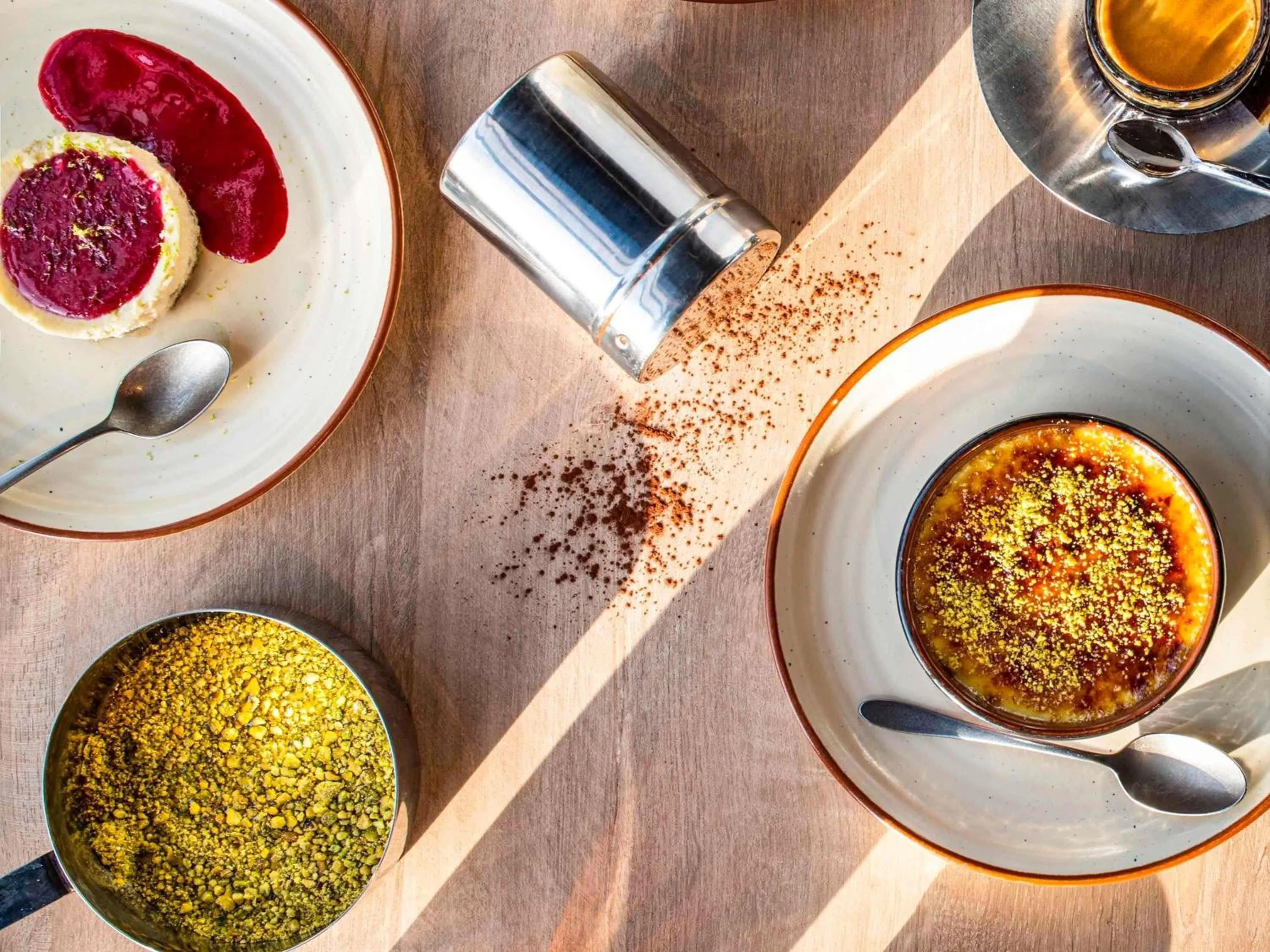 Restaurant/places to eat in Mercure Paris Orly Airport