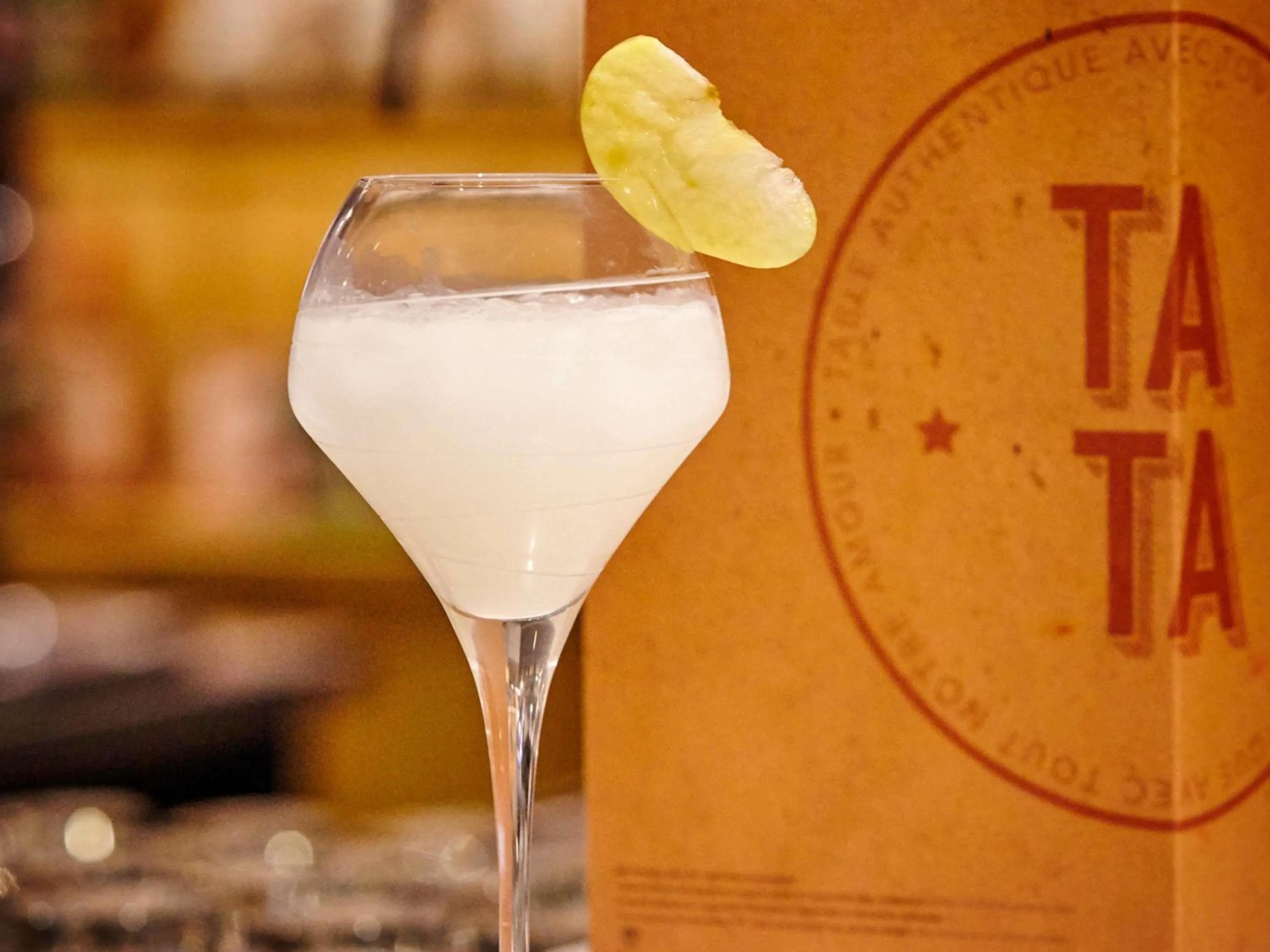 Lounge or bar in Mercure Paris Orly Airport