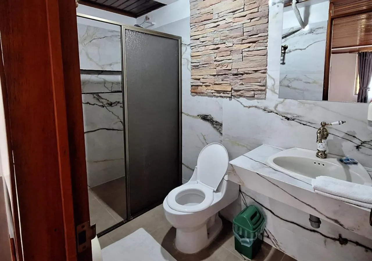 Toilet in Hotel Yurupary AMAZONAS