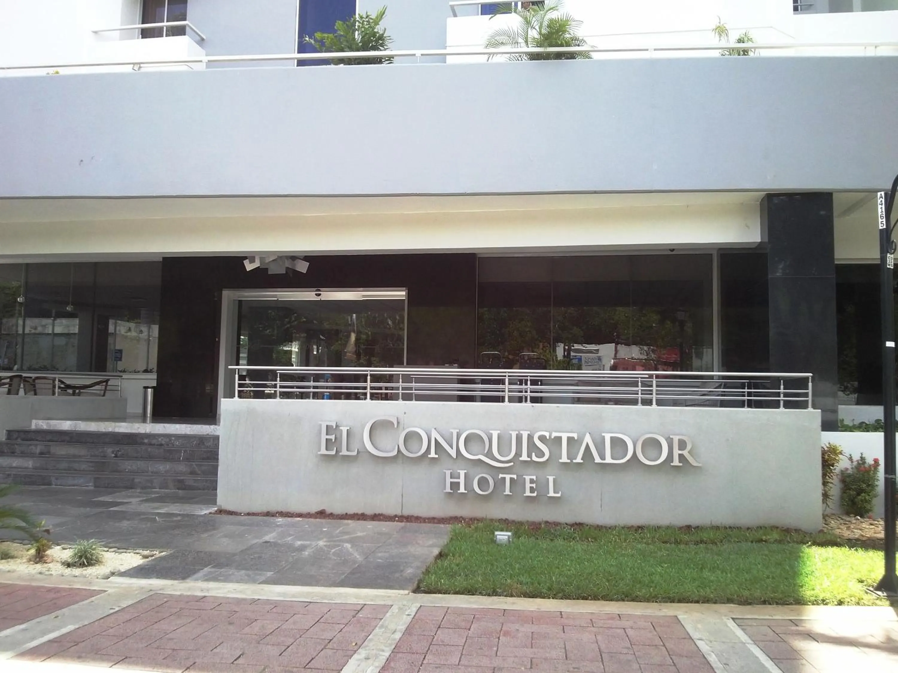 Facade/entrance in Hotel El Conquistador del Paseo de Montejo