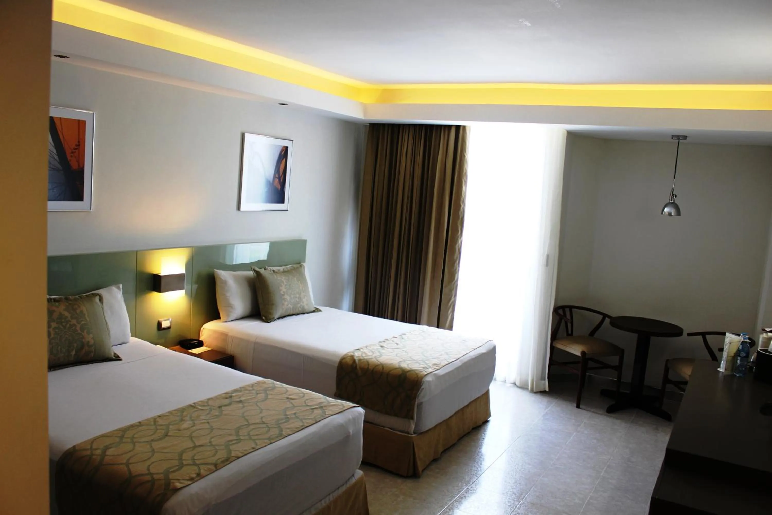 Day, Bed in Hotel El Conquistador del Paseo de Montejo