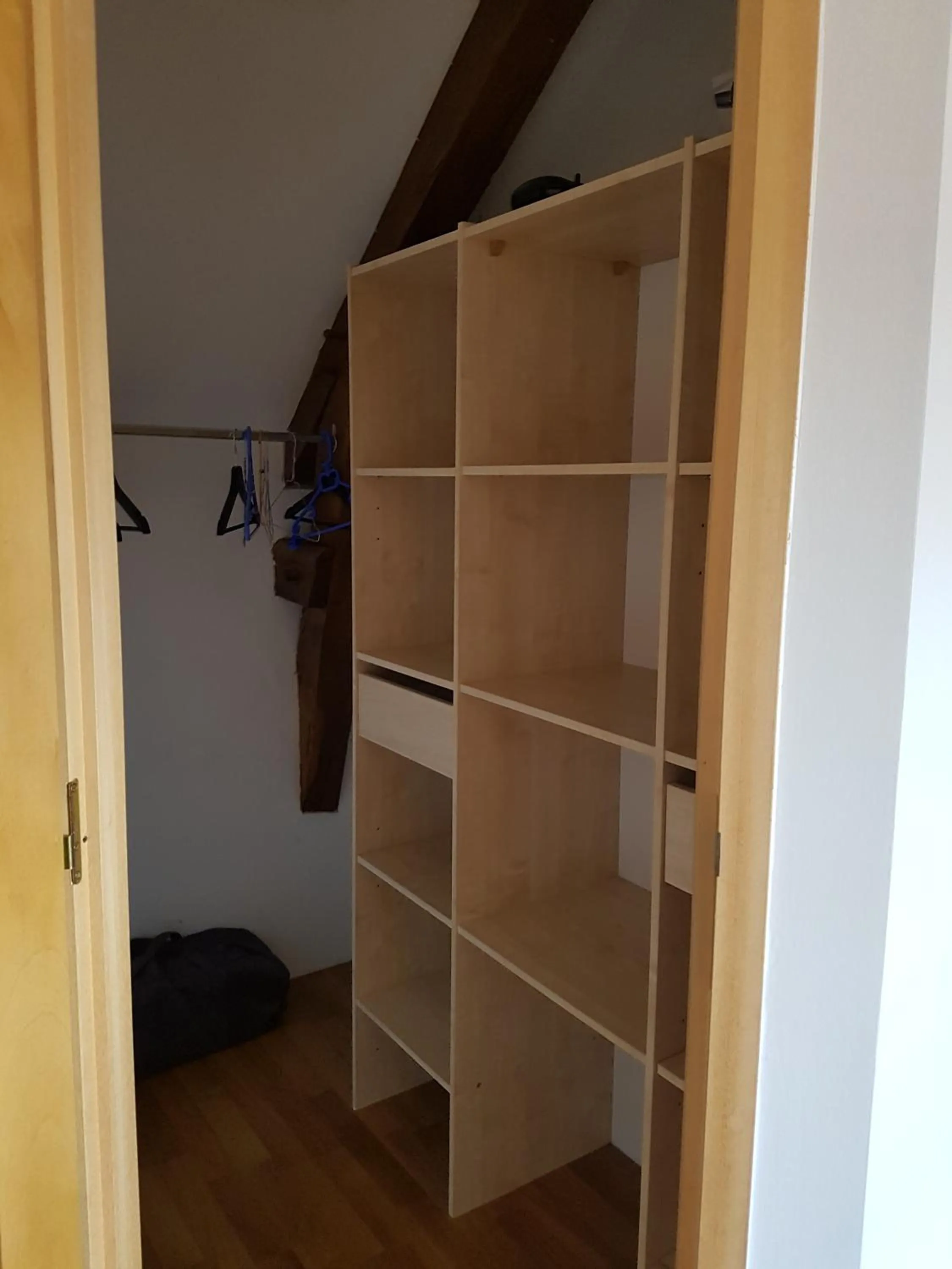 wardrobe in Le Pont Sée