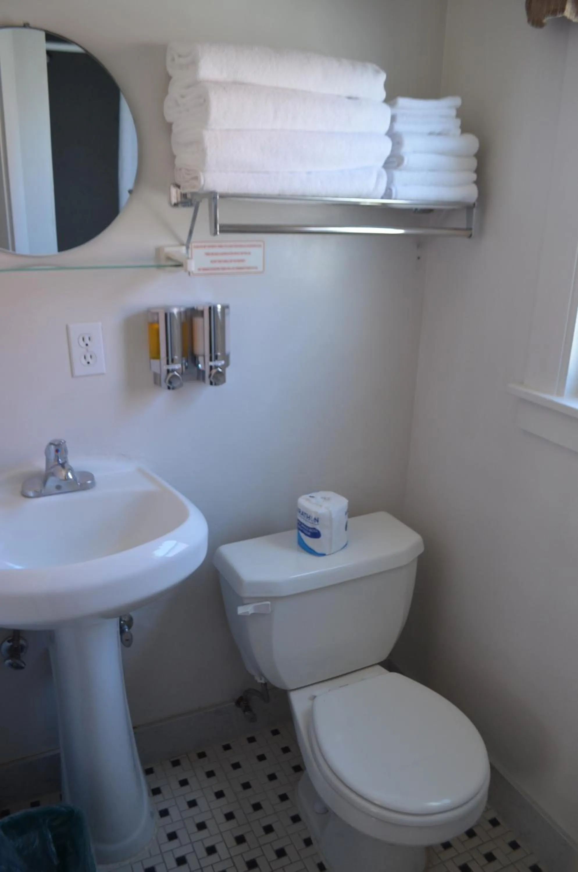 Bathroom in Silver Maple Inn