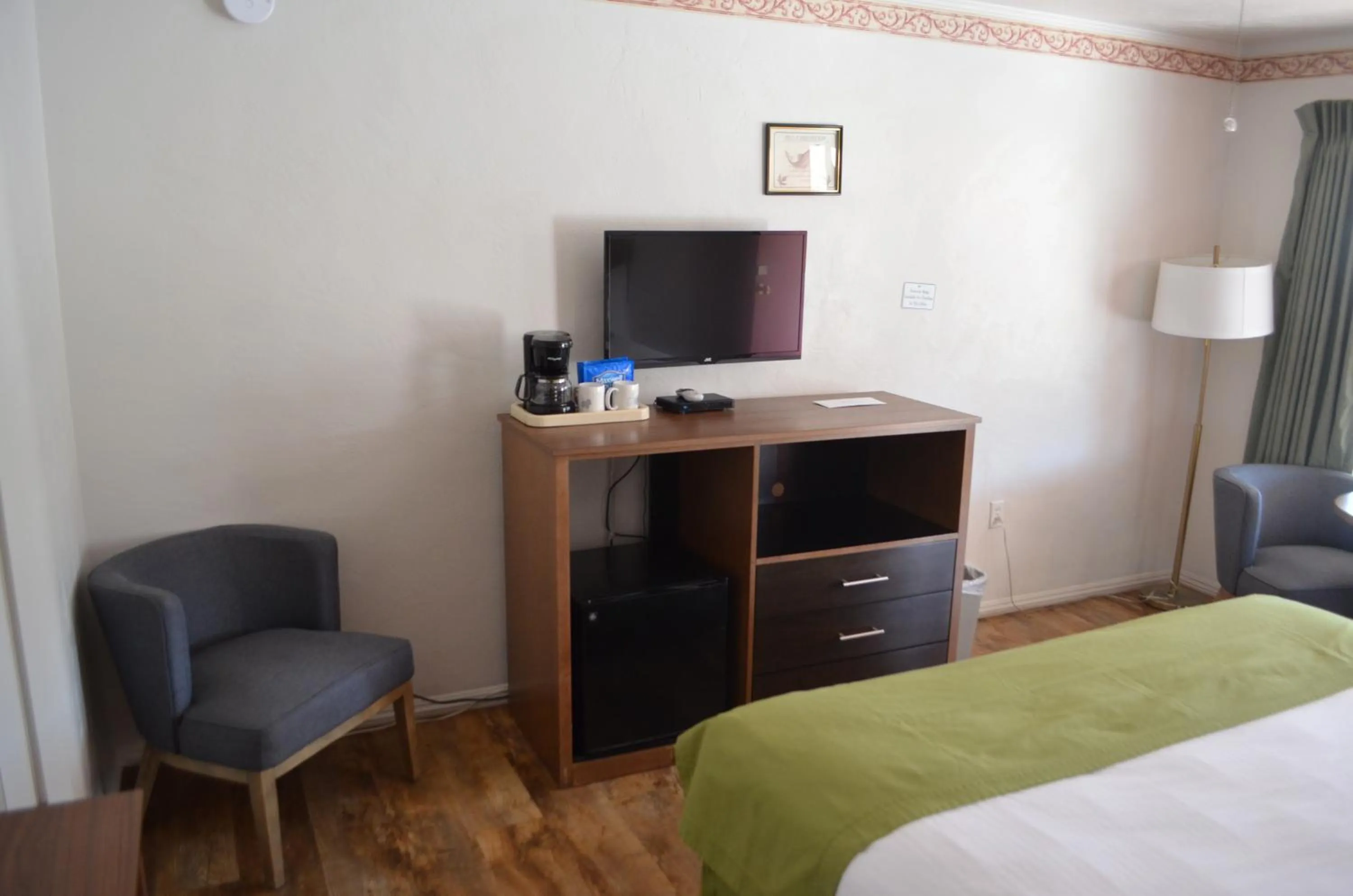 TV and multimedia, Bed in Silver Maple Inn