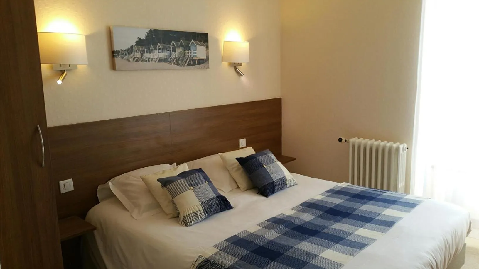 Photo of the whole room, Bed in Cit'Hotel Du Port Rhu