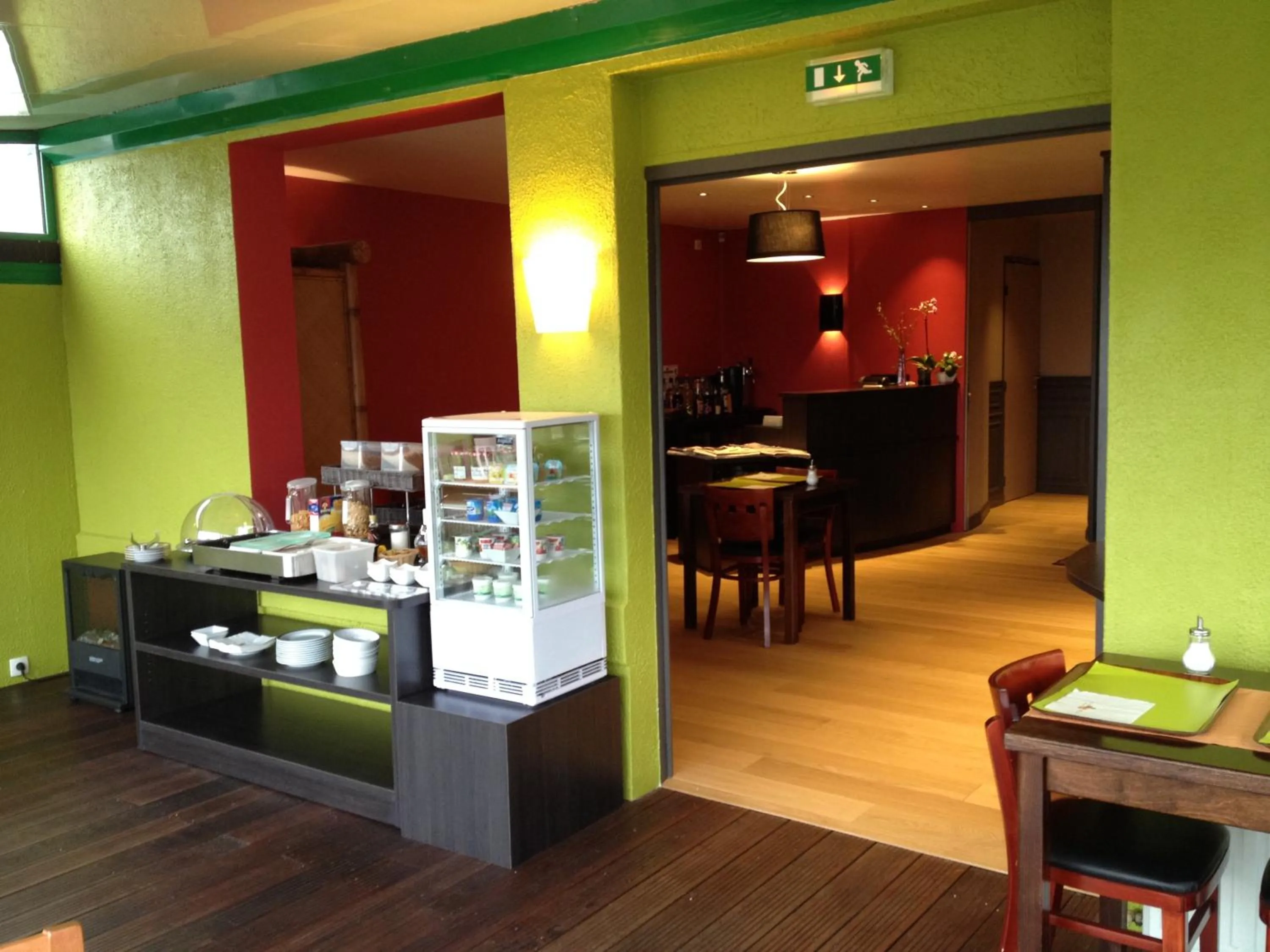 Buffet breakfast in Cit'Hotel Du Port Rhu