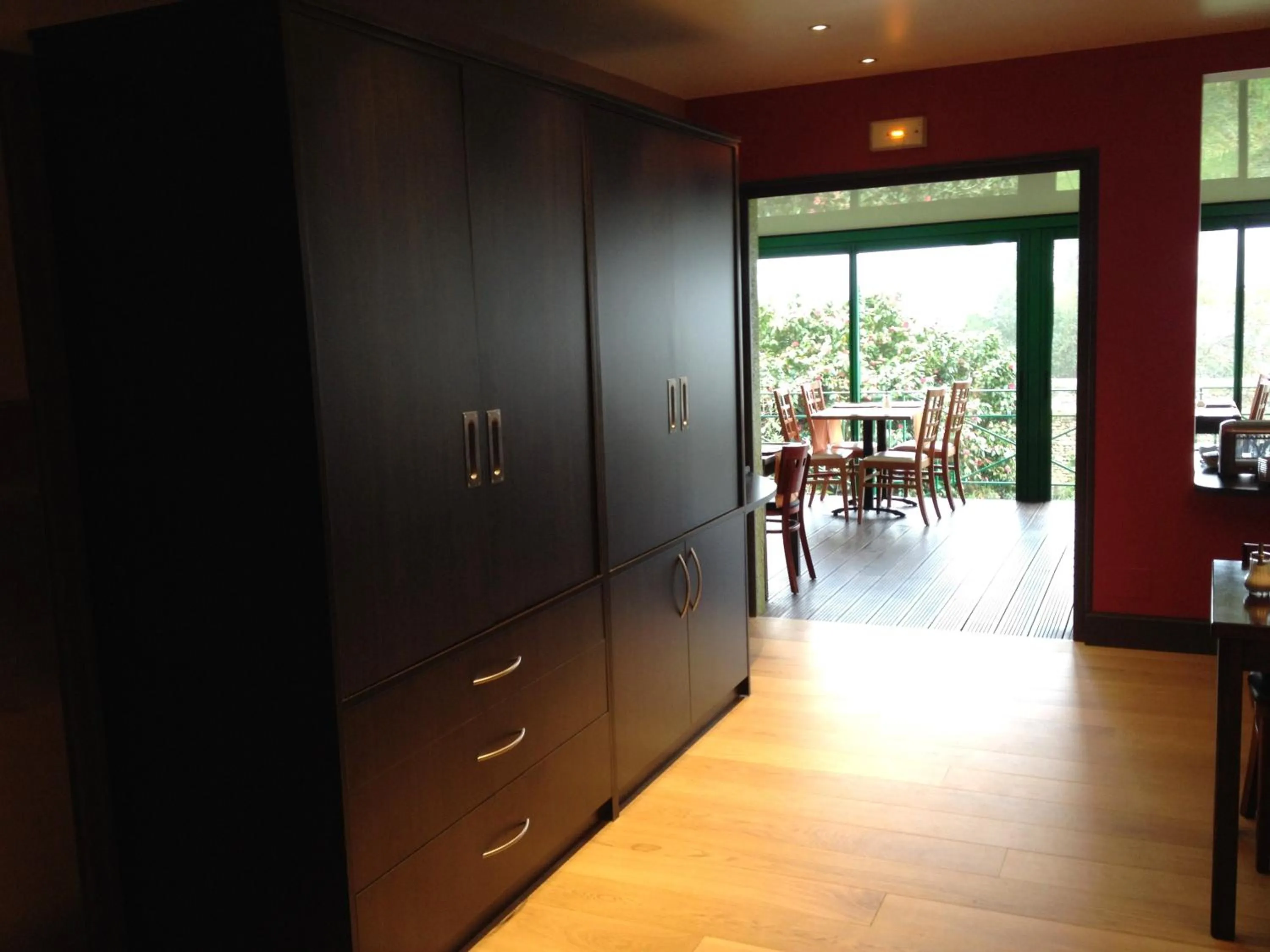 Restaurant/places to eat in Cit'Hotel Du Port Rhu