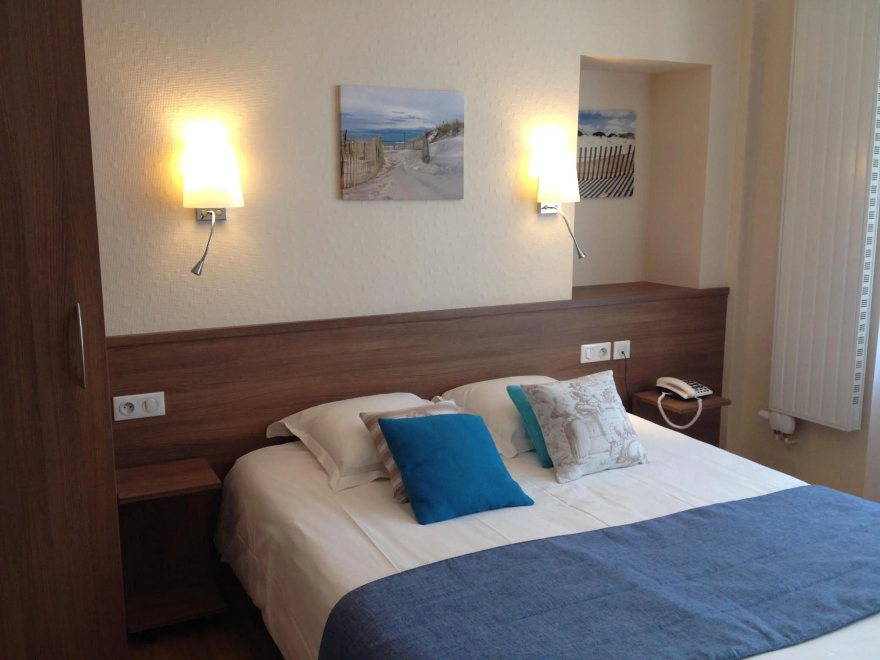 Photo of the whole room, Bed in Cit'Hotel Du Port Rhu