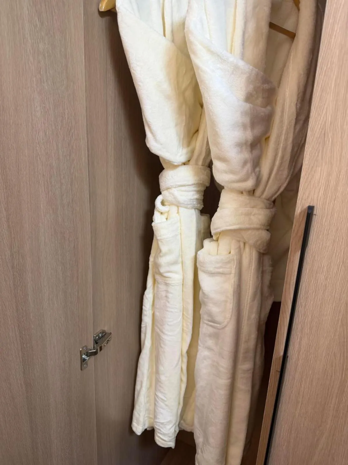 wardrobe in Golden Tulip Al Shakreen