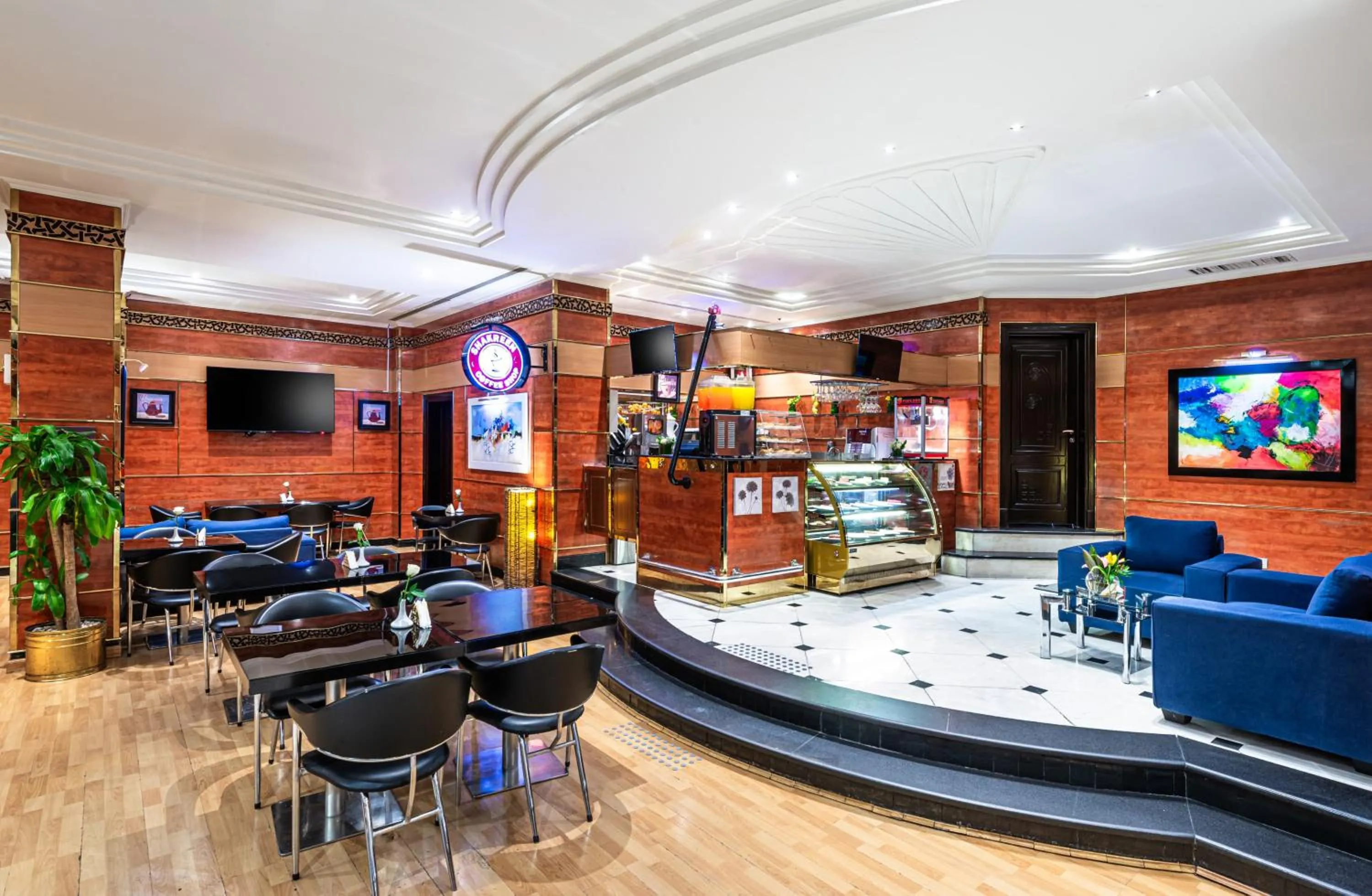 Seating area in Golden Tulip Al Shakreen