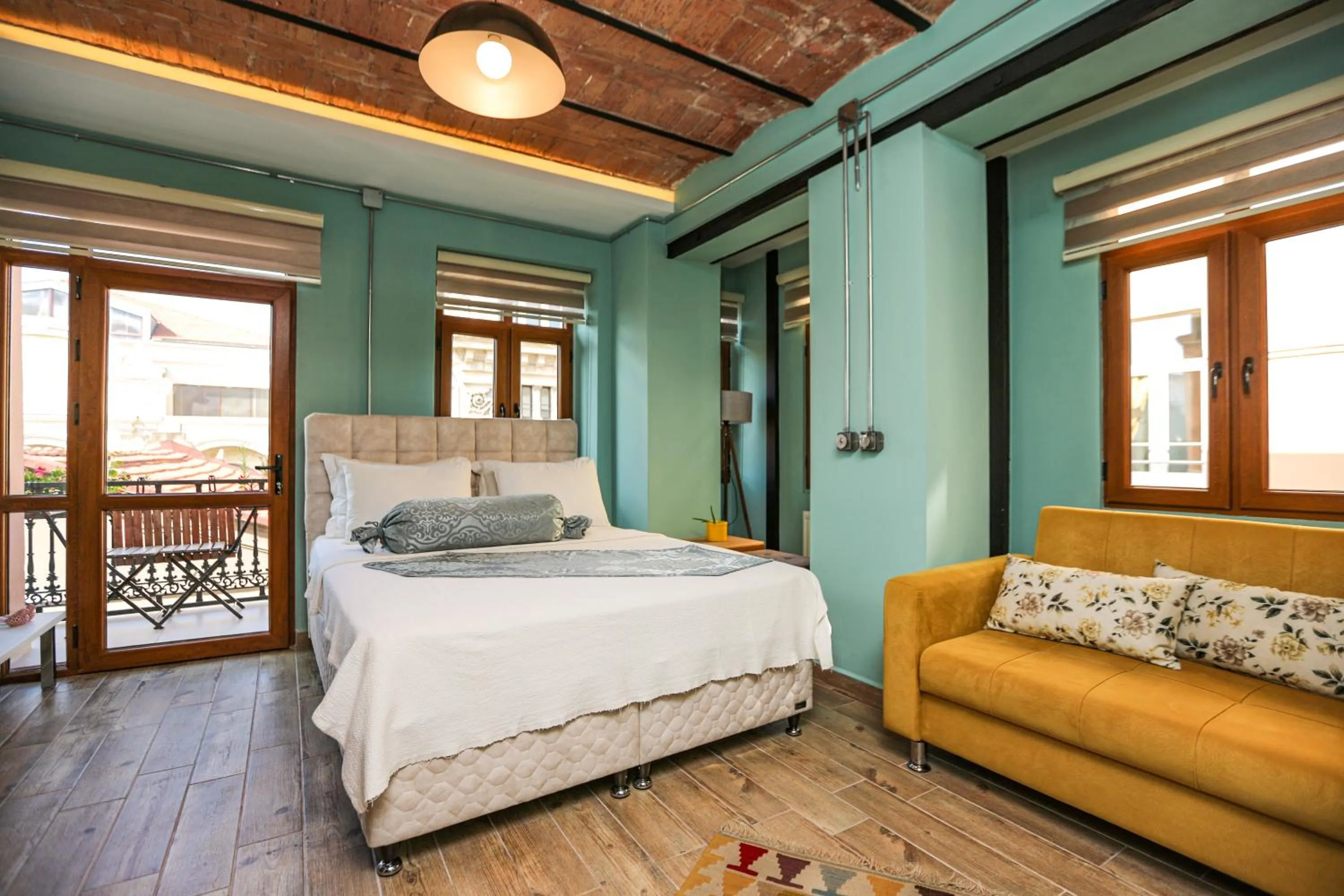 Bed in No 8 Galata