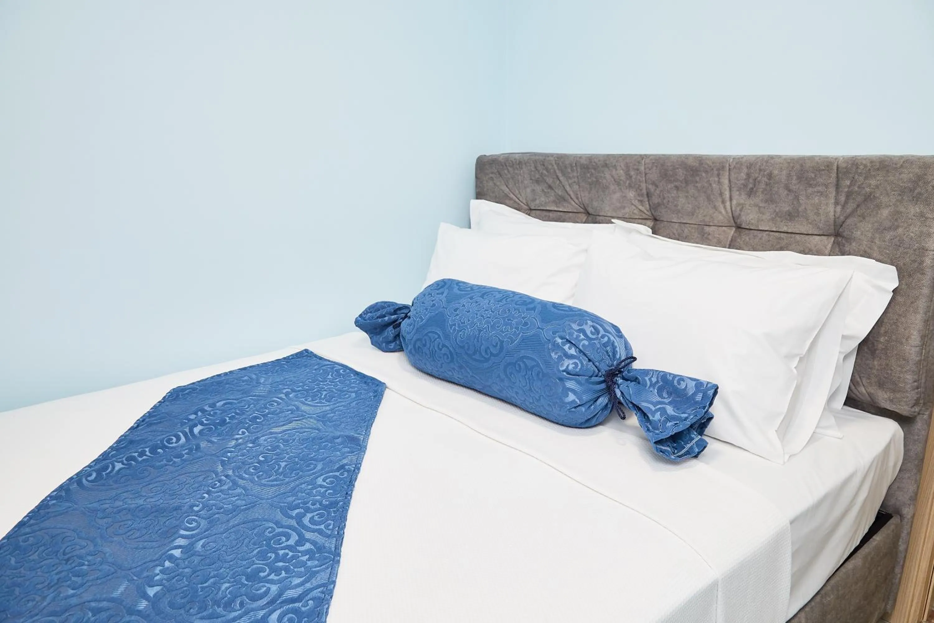 Bedroom, Bed in No 8 Galata