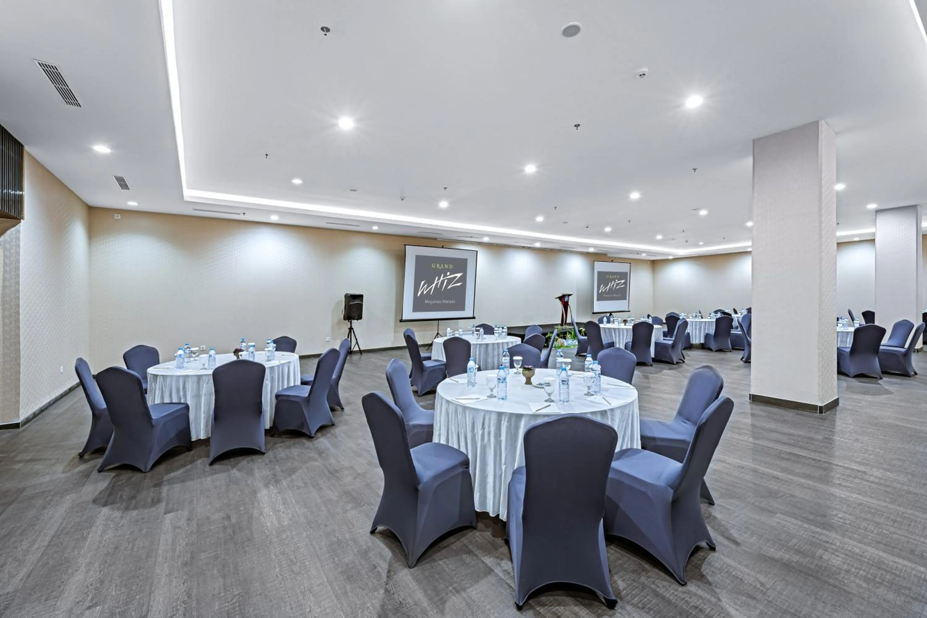Meeting/conference room in Grand Whiz Megamas Manado