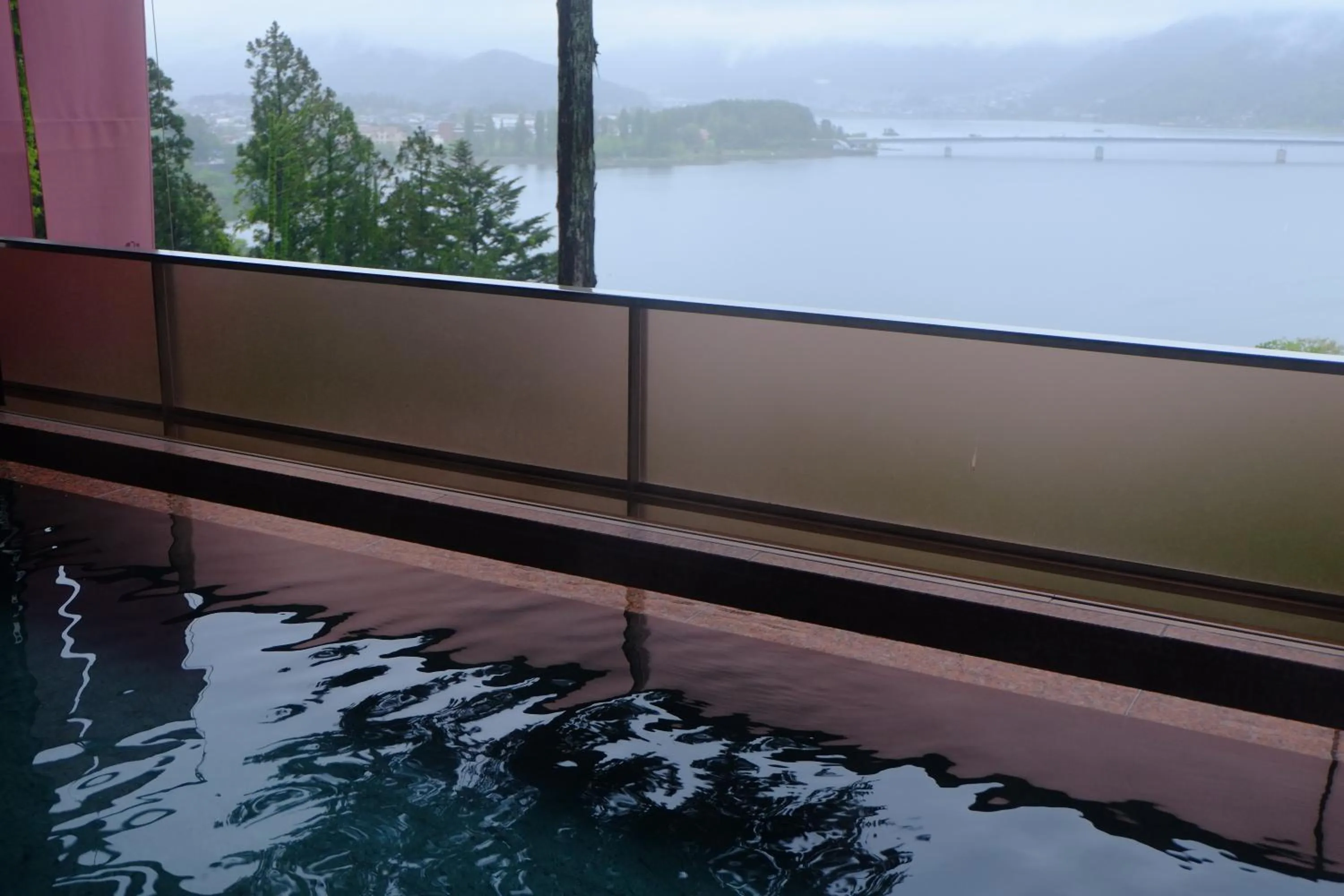 Hot Spring Bath in Rakuyu