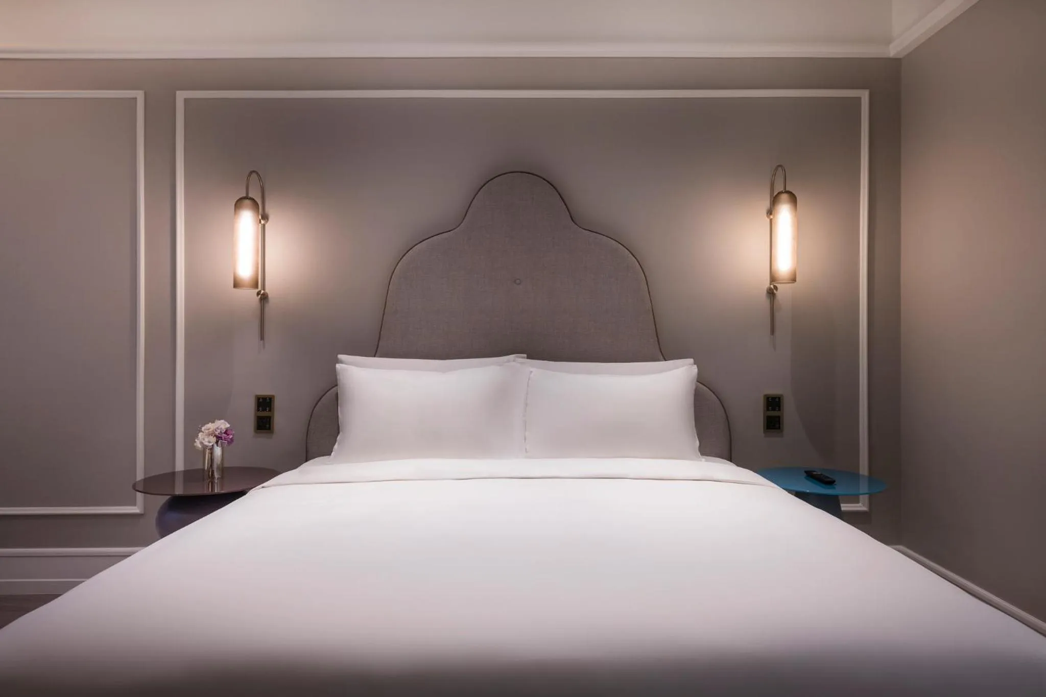 Bed in Mercure Shanghai Hongqiao Central