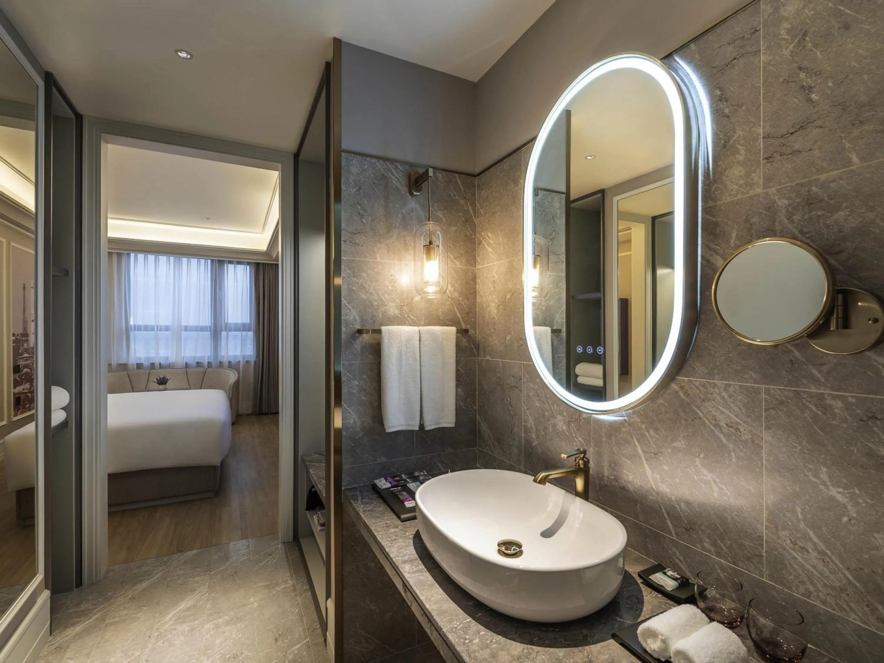 Bedroom in Mercure Shanghai Hongqiao Central