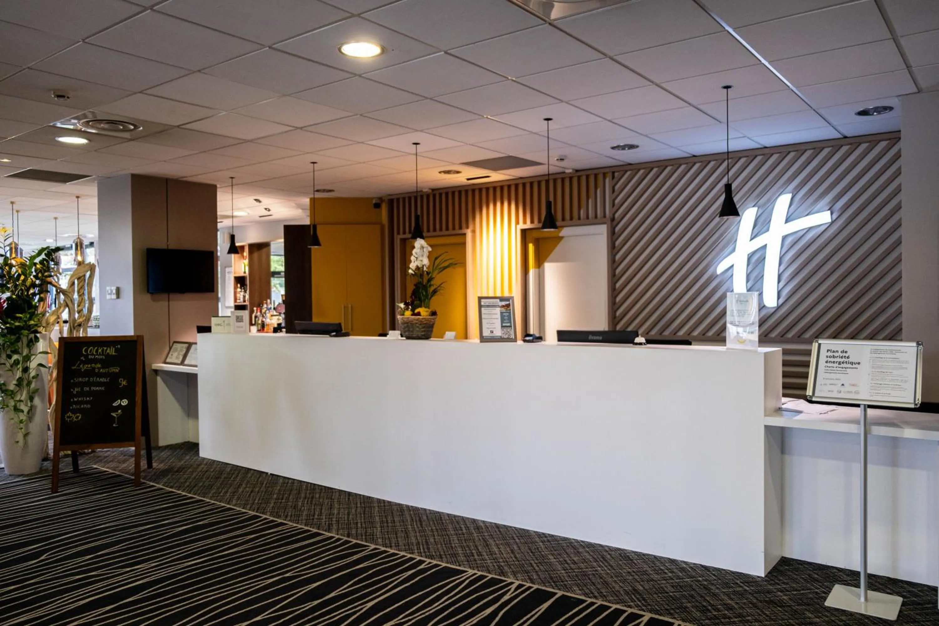 Lobby or reception in Holiday Inn - Strasbourg - Nord by IHG