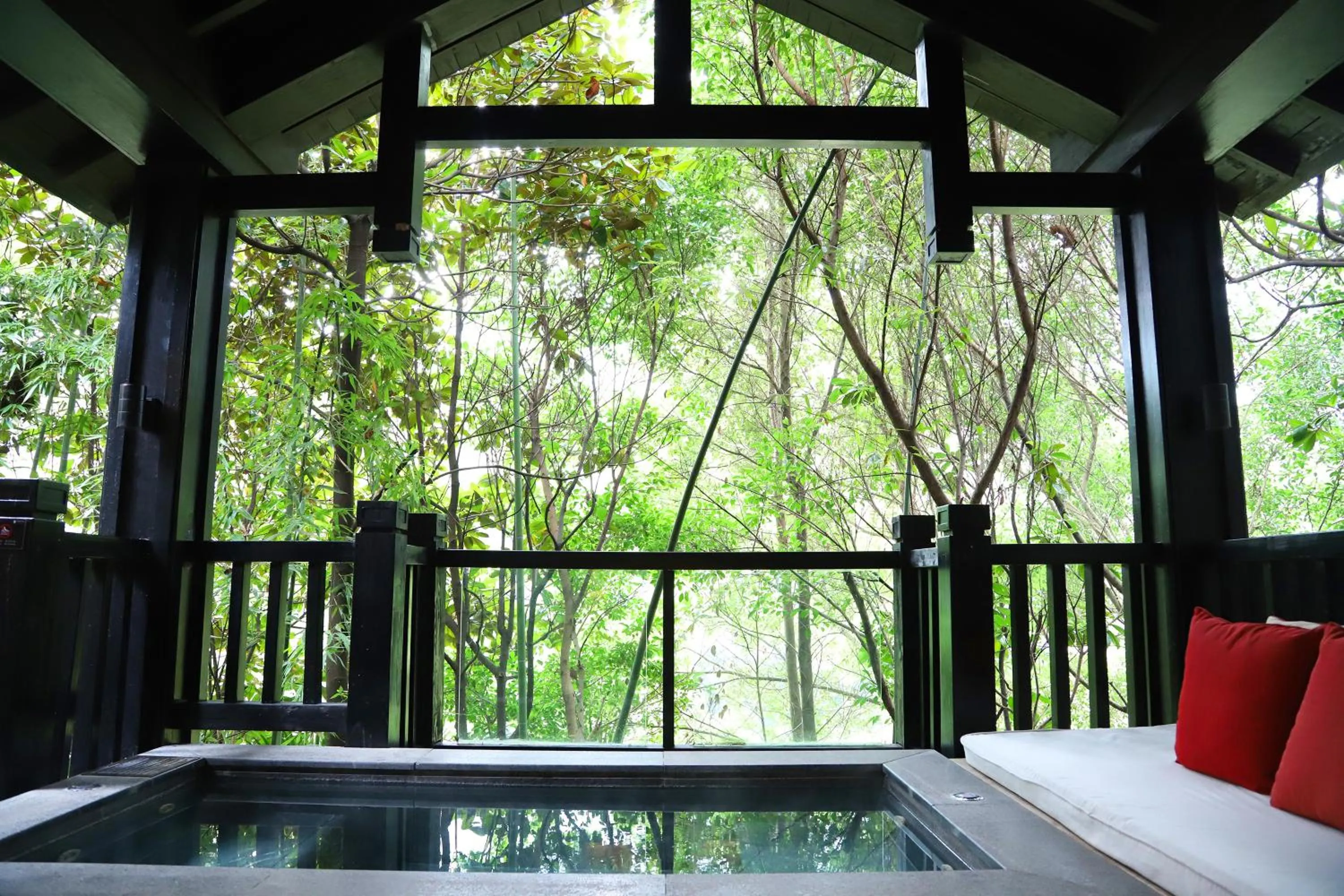 Hot Spring Bath in Banyan Tree Chongqing Beibei