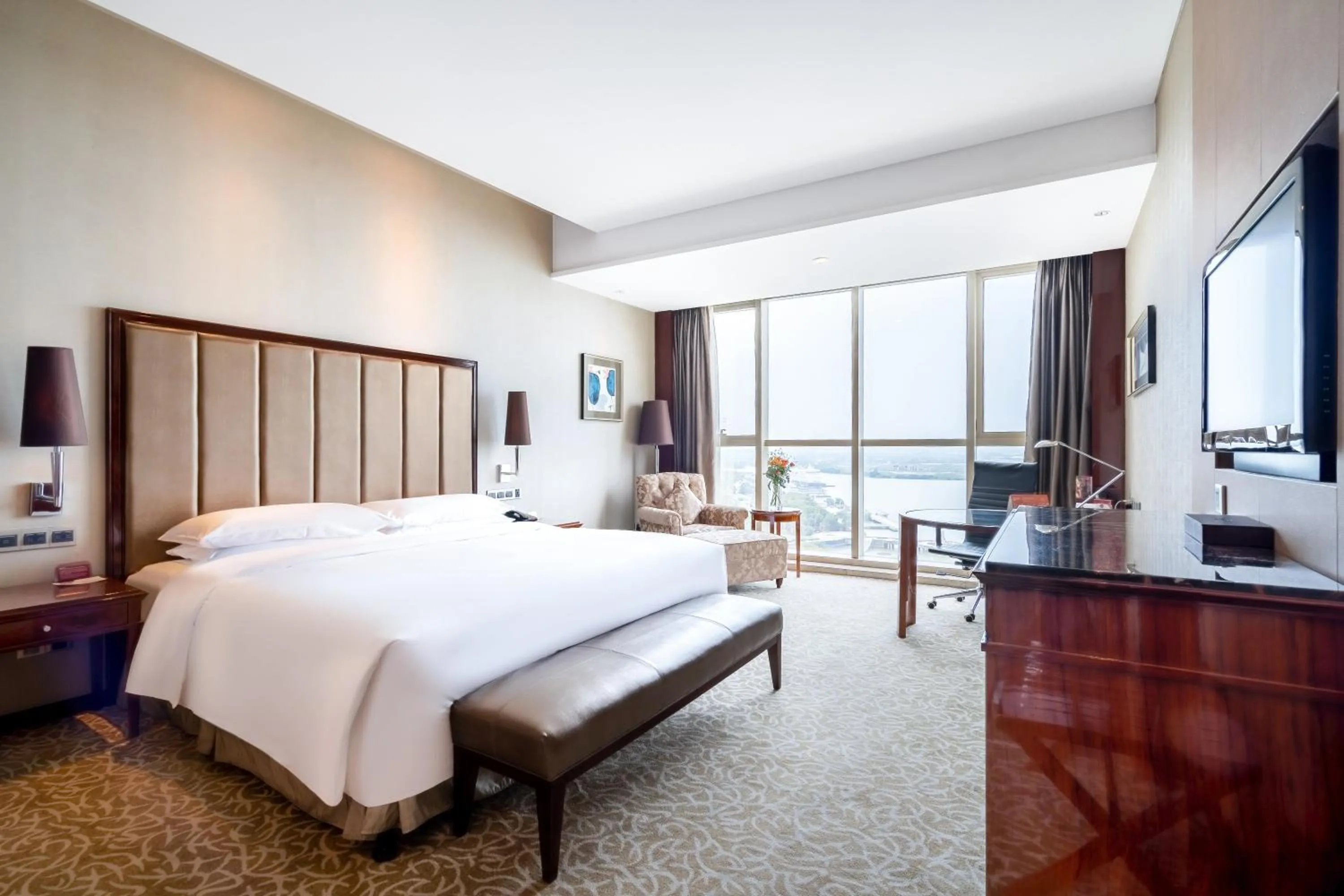 Photo of the whole room, Bed in Crowne Plaza Zhenjiang by IHG