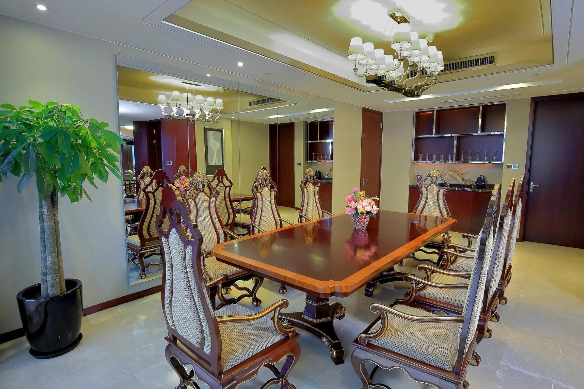 Photo of the whole room in Crowne Plaza Zhenjiang by IHG