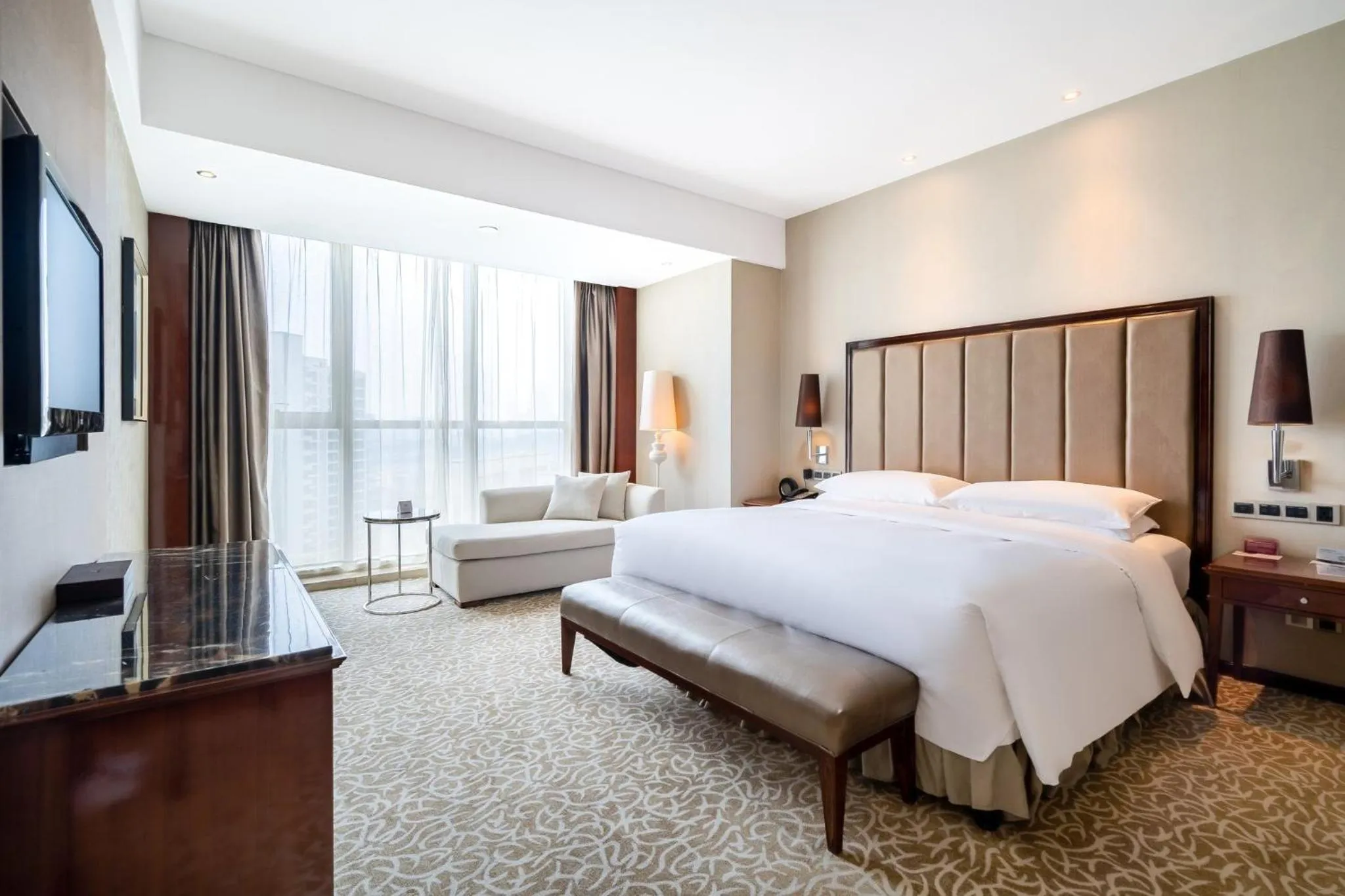 Photo of the whole room, Bed in Crowne Plaza Zhenjiang by IHG