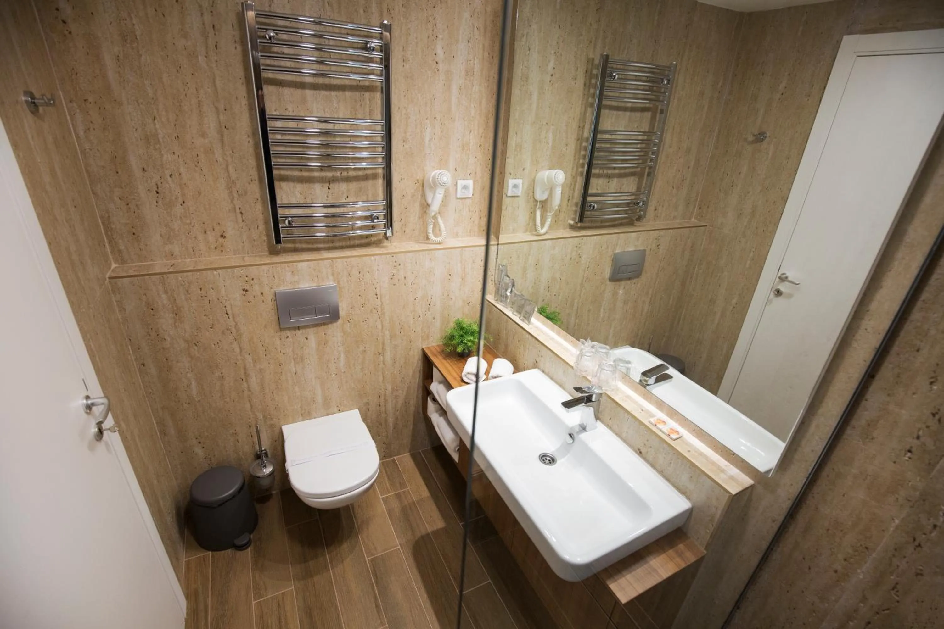 Toilet in New City Hotel & Restaurant Niš