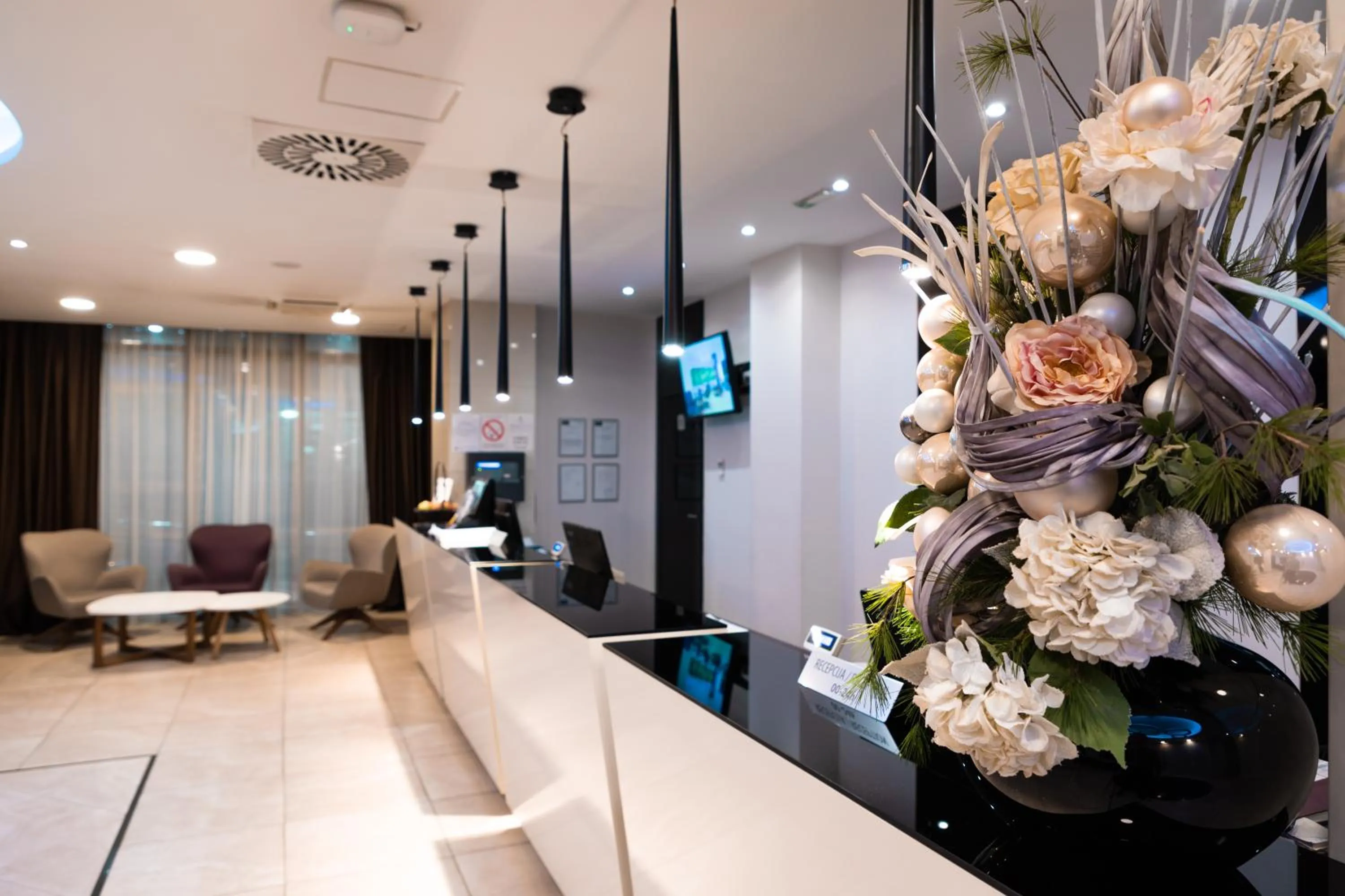 Lobby or reception in New City Hotel & Restaurant Niš