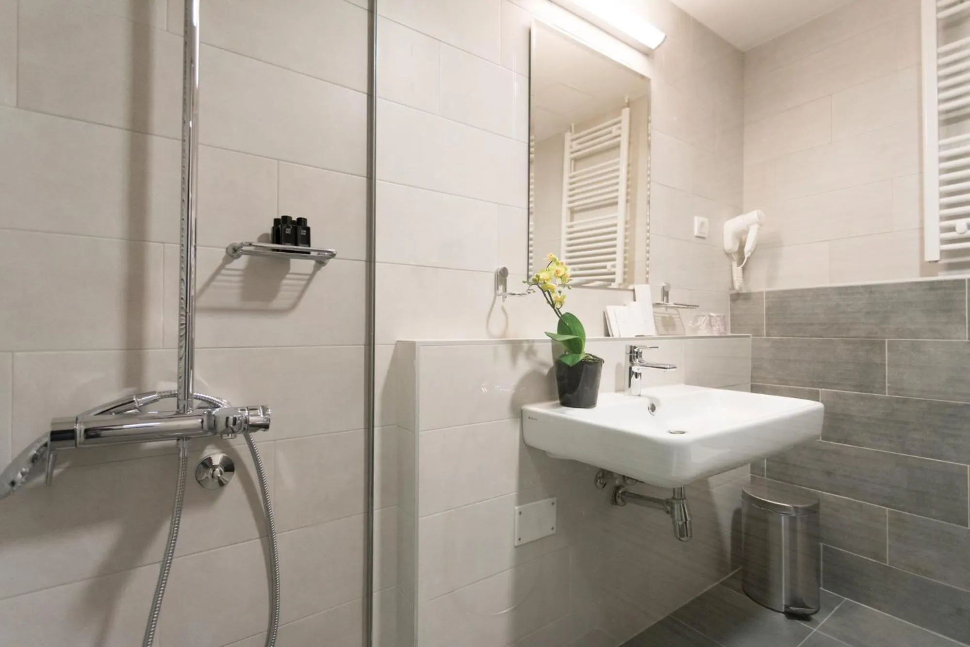 Bathroom in New City Hotel & Restaurant Niš