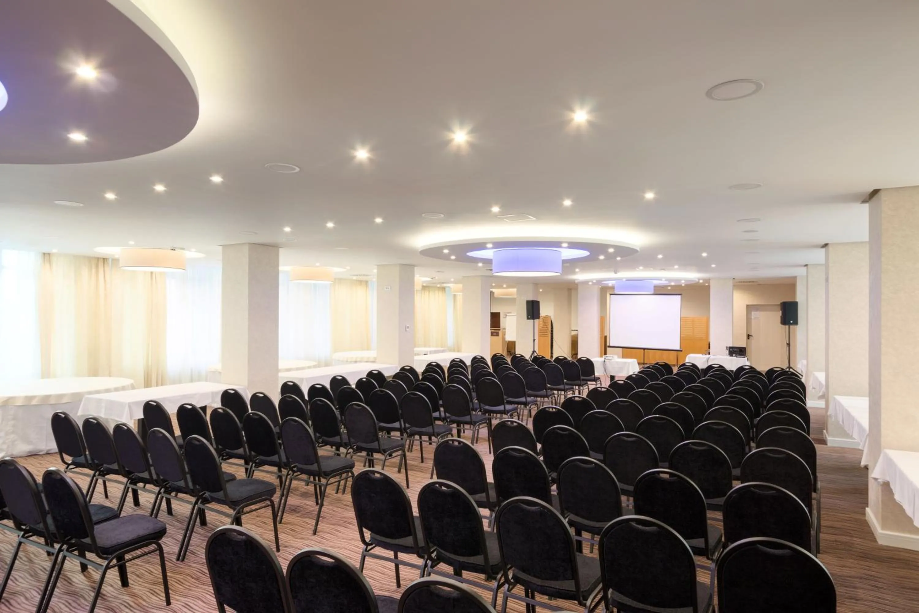 Meeting/conference room in New City Hotel & Restaurant Niš