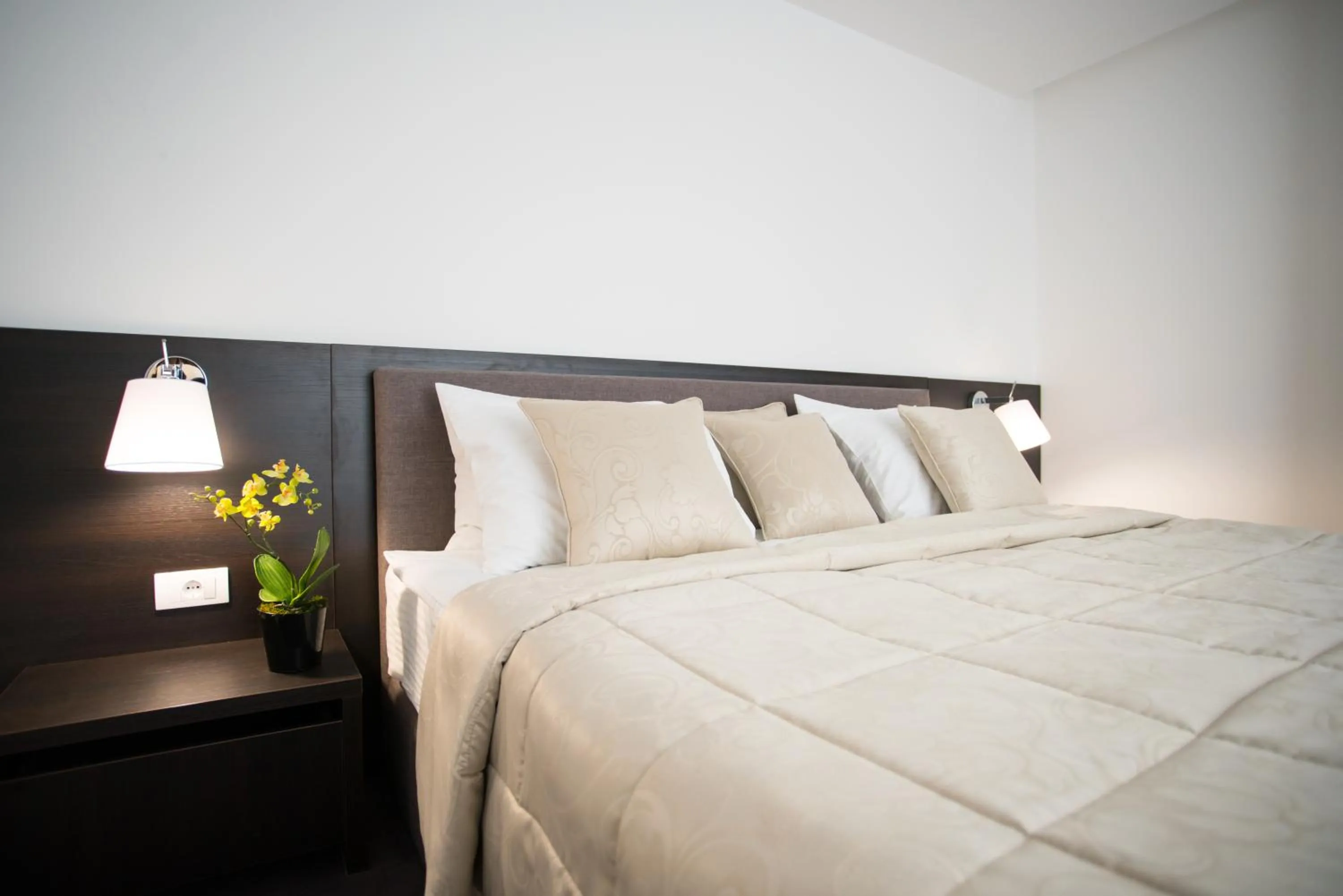 Bed in New City Hotel & Restaurant Niš