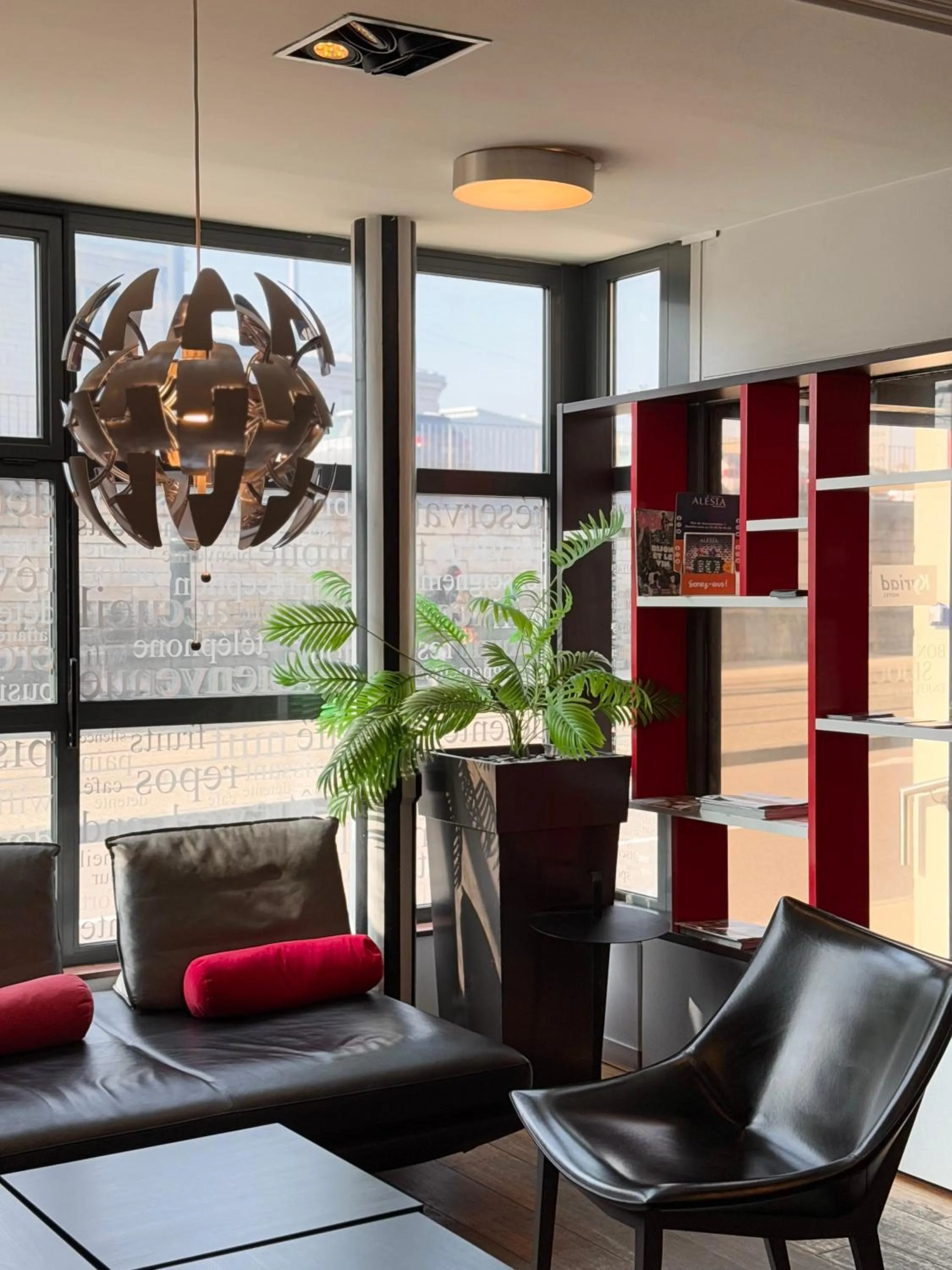 Living room in Kyriad Hotel Dijon Gare