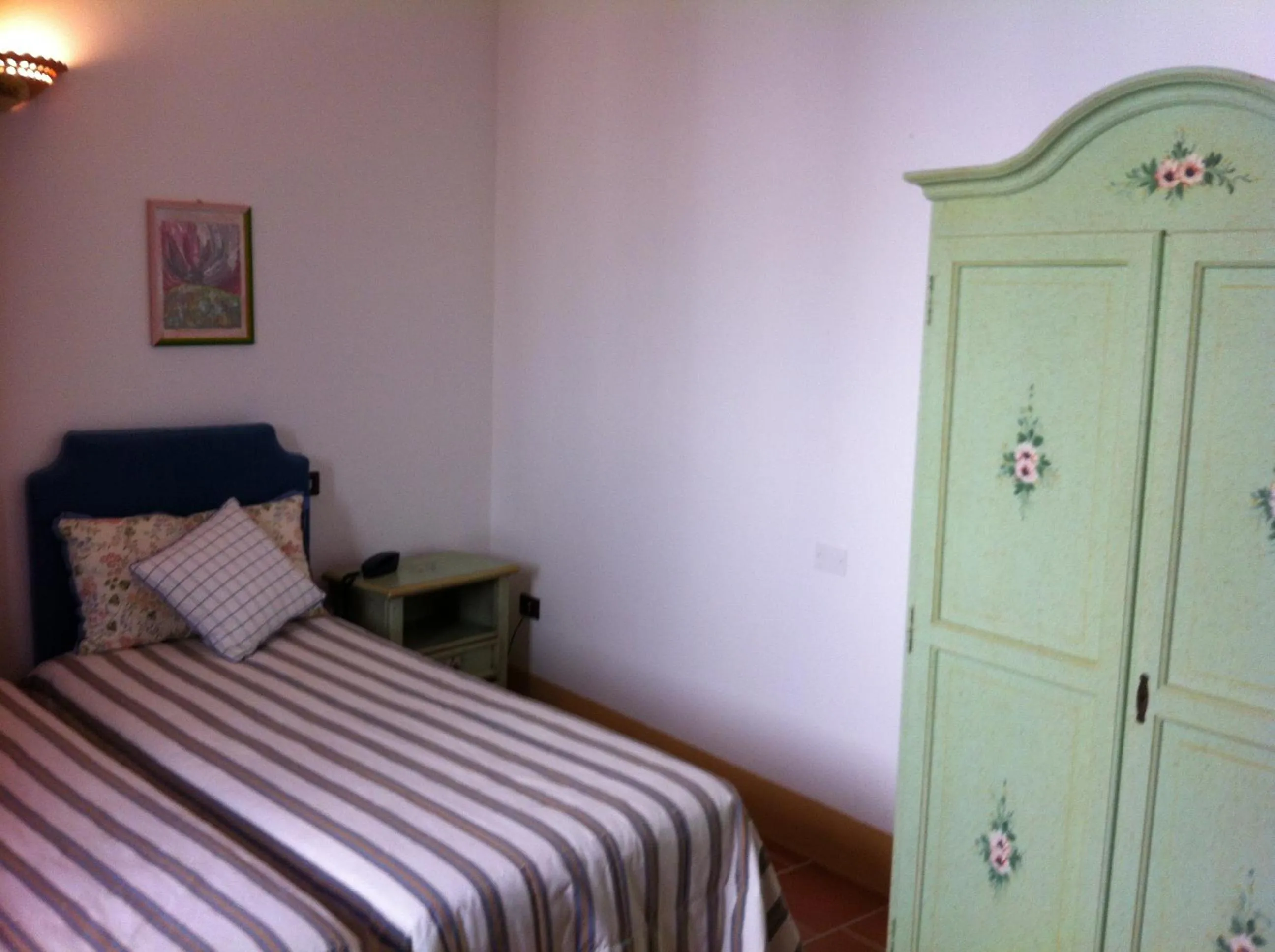 Decorative detail, Bed in Masseria Ruri Pulcra